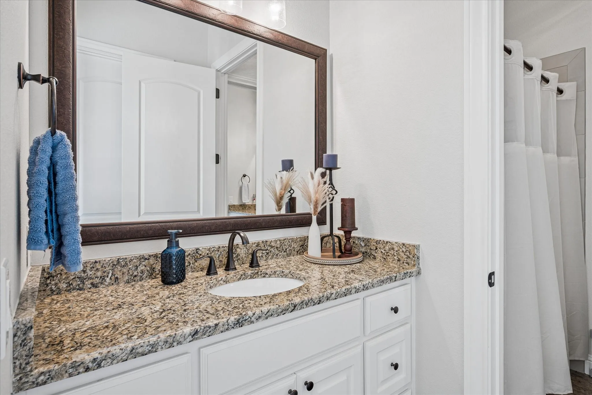 Single Family Residence For Sale in Collin County , 4076 Preston Lakes Circle, Celina, Texas 75009, 4 Bedroom, 4 Bathroom, 3 Garage spaces, 3,622 Sqft, built in 2013, mls#21400466, Real Estate Agent in Celina, Homes For Sale in Collin county, Homes For Sale in Celina, Realtor in Celina Texas, Real Estate Brokerage Independent Realty Texas, Luminita Cordes Realtor