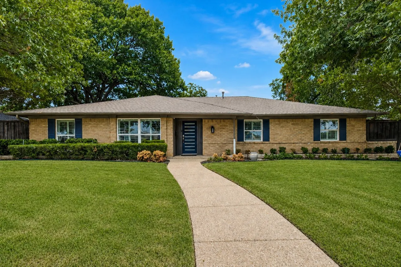 Single Family Residence For Sale in Dallas County , 4739 Harvest Hill Road, Dallas, Texas 75244, 4 Bedroom, 3 Bathroom, 2 Garage spaces, 2,474 Sqft, built in 1967, mls#21400034, Real Estate Agent in Dallas, Homes For Sale in Dallas county, Homes For Sale in Dallas, Realtor in Dallas Texas, Real Estate Brokerage Independent Realty Texas, Luminita Cordes Realtor