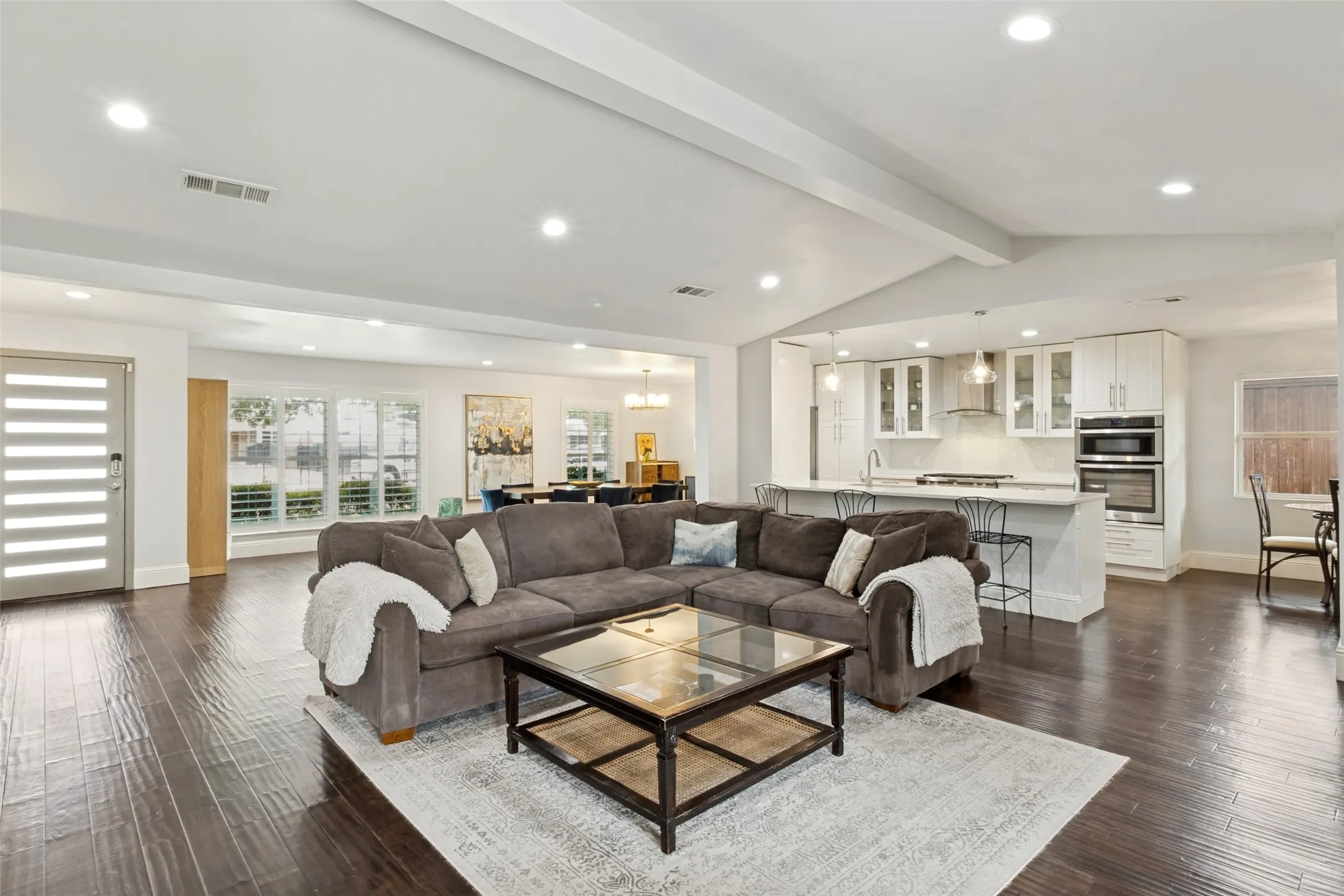 Single Family Residence For Sale in Dallas County , 4739 Harvest Hill Road, Dallas, Texas 75244, 4 Bedroom, 3 Bathroom, 2 Garage spaces, 2,474 Sqft, built in 1967, mls#21400034, Real Estate Agent in Dallas, Homes For Sale in Dallas county, Homes For Sale in Dallas, Realtor in Dallas Texas, Real Estate Brokerage Independent Realty Texas, Luminita Cordes Realtor