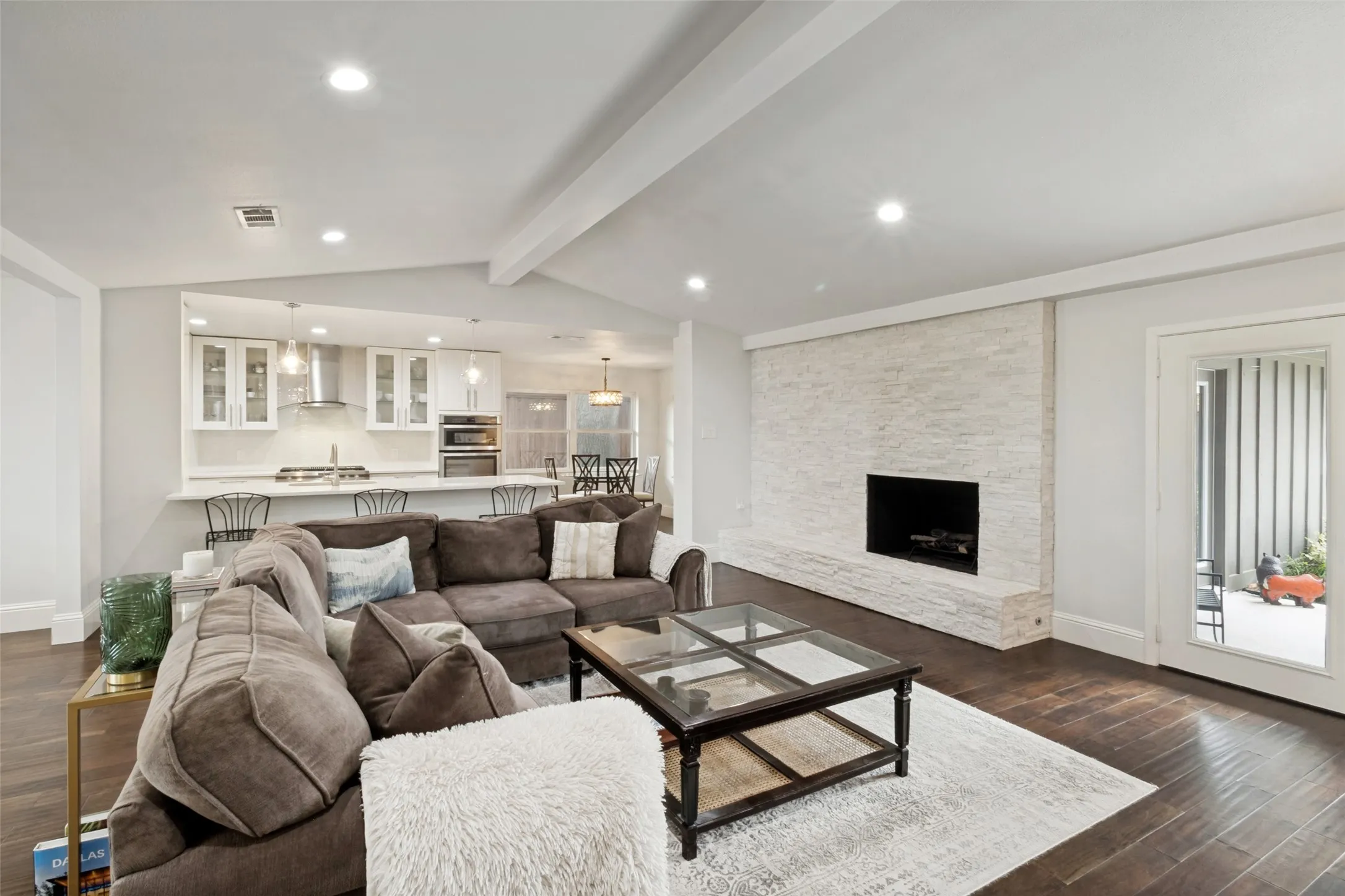 Single Family Residence For Sale in Dallas County , 4739 Harvest Hill Road, Dallas, Texas 75244, 4 Bedroom, 3 Bathroom, 2 Garage spaces, 2,474 Sqft, built in 1967, mls#21400034, Real Estate Agent in Dallas, Homes For Sale in Dallas county, Homes For Sale in Dallas, Realtor in Dallas Texas, Real Estate Brokerage Independent Realty Texas, Luminita Cordes Realtor