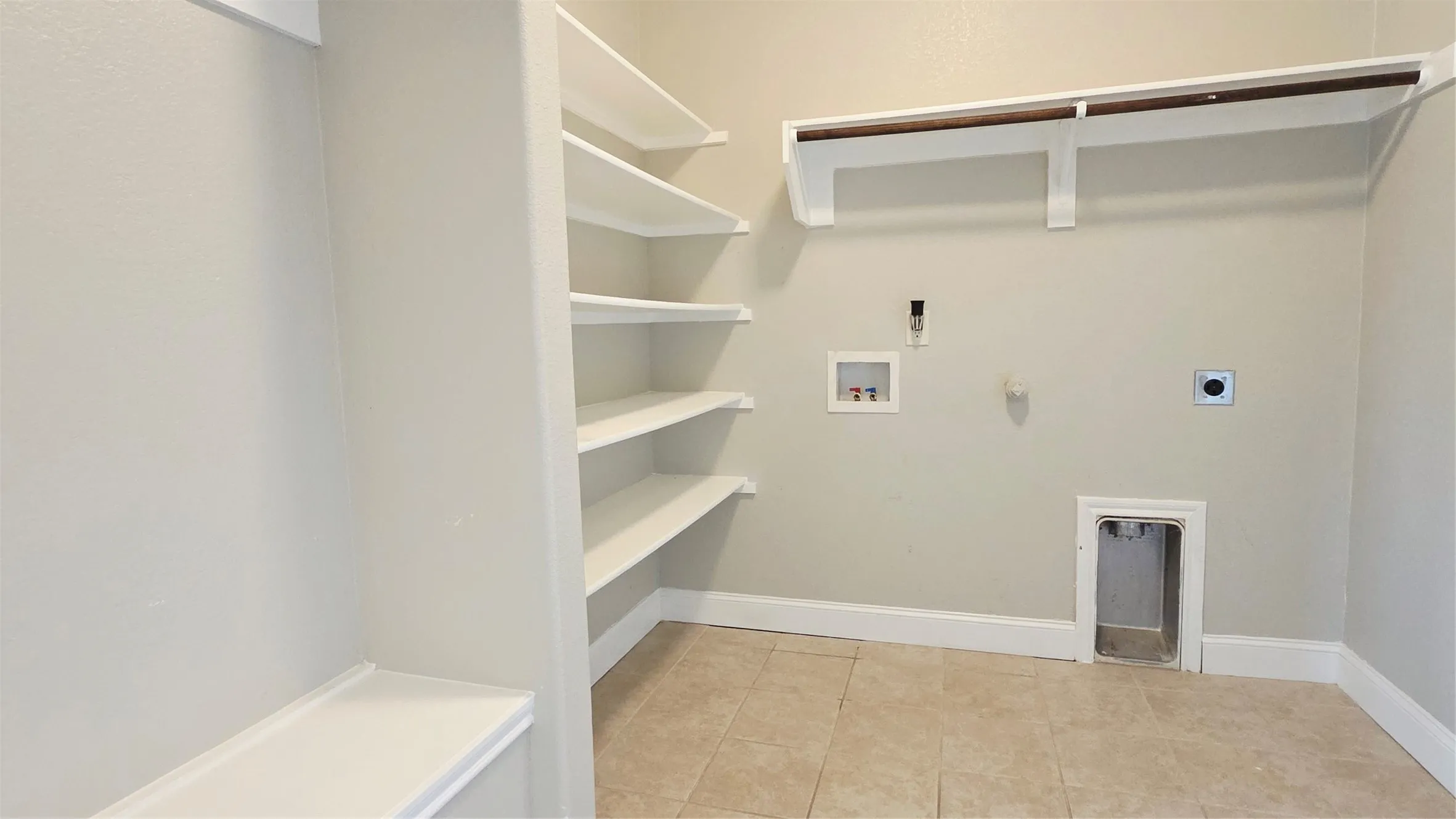 Single Family Residence For Rent in Collin County , 103 Bankhurst Drive, Anna, Texas 75409, 3 Bedroom, 2 Bathroom, 2 Garage spaces, 1,514 Sqft, built in 2017, mls#21400469, Real Estate Agent in Anna, Homes For Rent in Collin county, Homes For Rent in Anna, Realtor in Anna Texas, Real Estate Brokerage Independent Realty Texas, Luminita Cordes Realtor