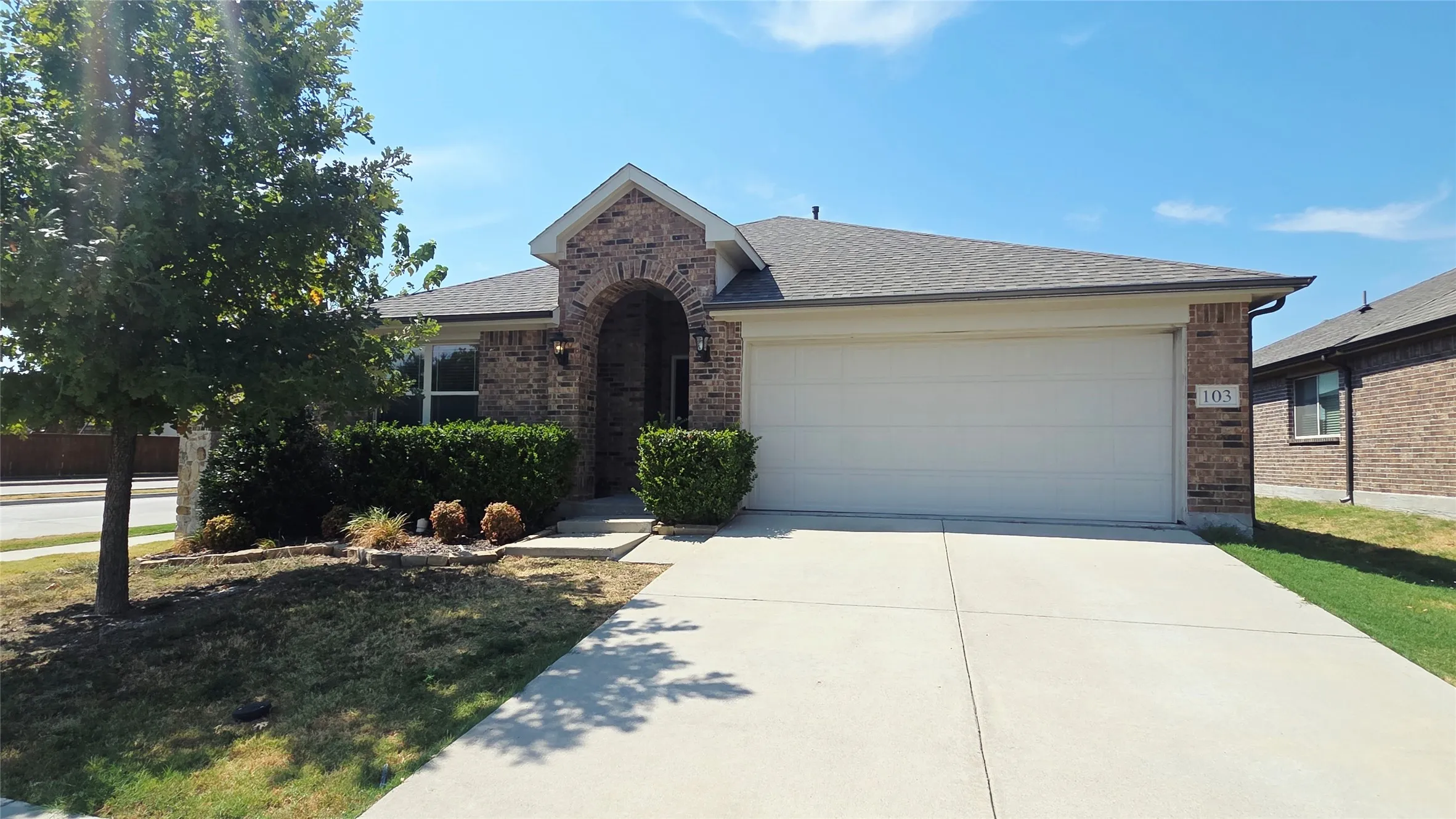 Single Family Residence For Rent in Collin County , 103 Bankhurst Drive, Anna, Texas 75409, 3 Bedroom, 2 Bathroom, 2 Garage spaces, 1,514 Sqft, built in 2017, mls#21400469, Real Estate Agent in Anna, Homes For Rent in Collin county, Homes For Rent in Anna, Realtor in Anna Texas, Real Estate Brokerage Independent Realty Texas, Luminita Cordes Realtor