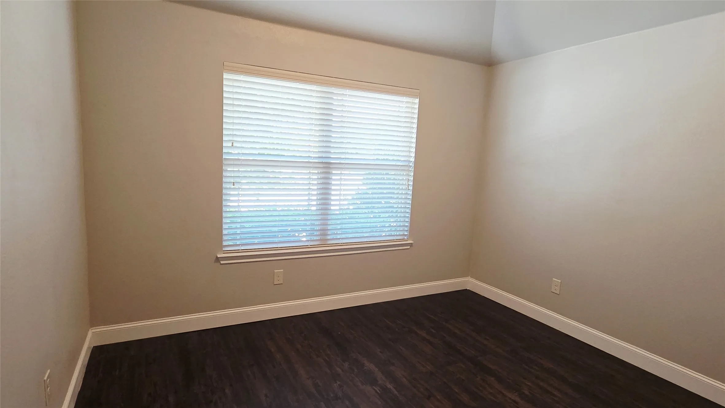 Single Family Residence For Rent in Collin County , 103 Bankhurst Drive, Anna, Texas 75409, 3 Bedroom, 2 Bathroom, 2 Garage spaces, 1,514 Sqft, built in 2017, mls#21400469, Real Estate Agent in Anna, Homes For Rent in Collin county, Homes For Rent in Anna, Realtor in Anna Texas, Real Estate Brokerage Independent Realty Texas, Luminita Cordes Realtor