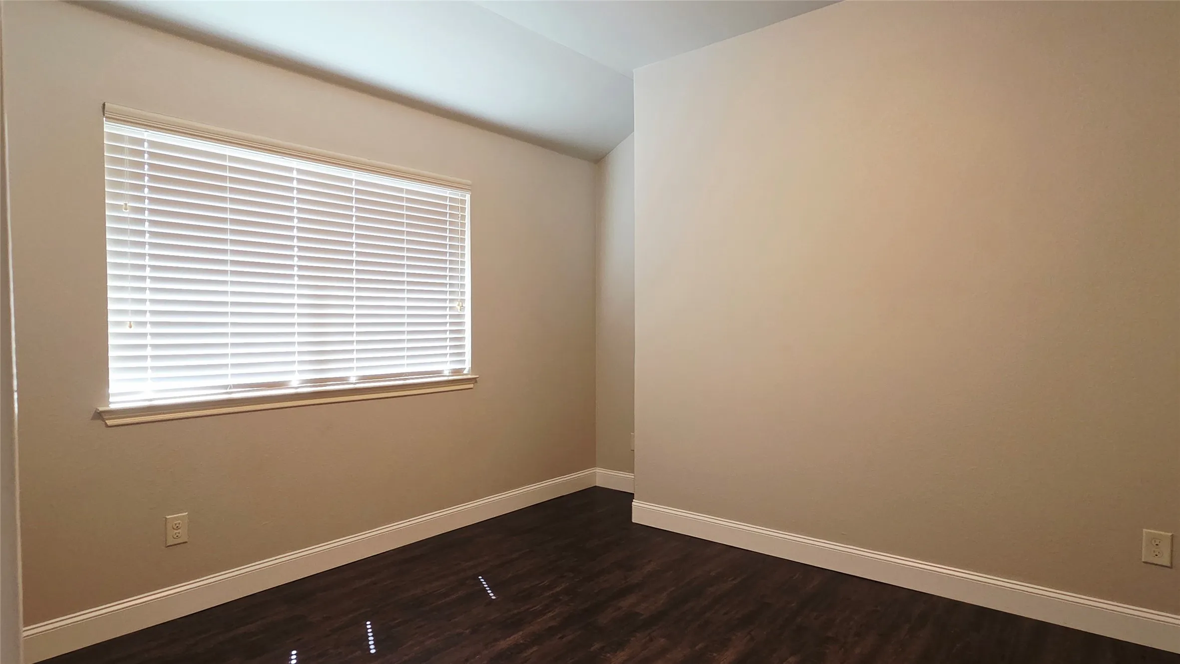 Single Family Residence For Rent in Collin County , 103 Bankhurst Drive, Anna, Texas 75409, 3 Bedroom, 2 Bathroom, 2 Garage spaces, 1,514 Sqft, built in 2017, mls#21400469, Real Estate Agent in Anna, Homes For Rent in Collin county, Homes For Rent in Anna, Realtor in Anna Texas, Real Estate Brokerage Independent Realty Texas, Luminita Cordes Realtor