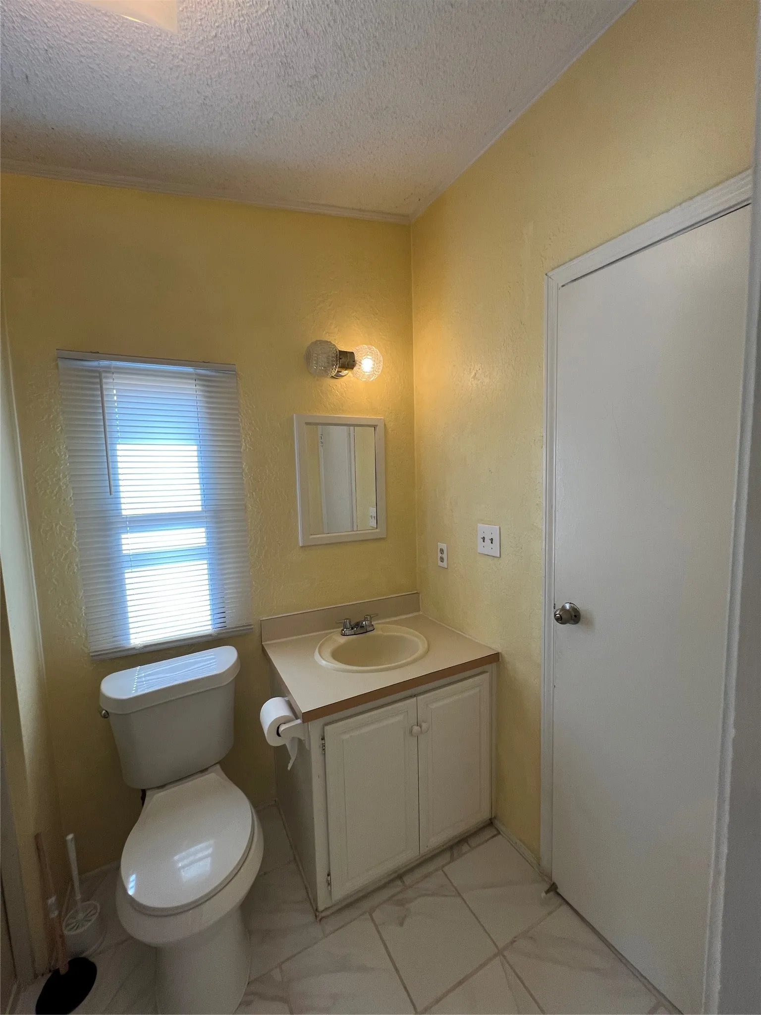 Mobile Home For Rent in Denton County , 14759 Nightingale Lane, Haslet, Texas 76052, 4 Bedroom, 3 Bathroom, 2 Garage spaces, 2,128 Sqft, built in 1995, mls#21399156, Real Estate Agent in Haslet, Homes For Rent in Denton county, Homes For Rent in Haslet, Realtor in Haslet Texas, Real Estate Brokerage Independent Realty Texas, Luminita Cordes Realtor