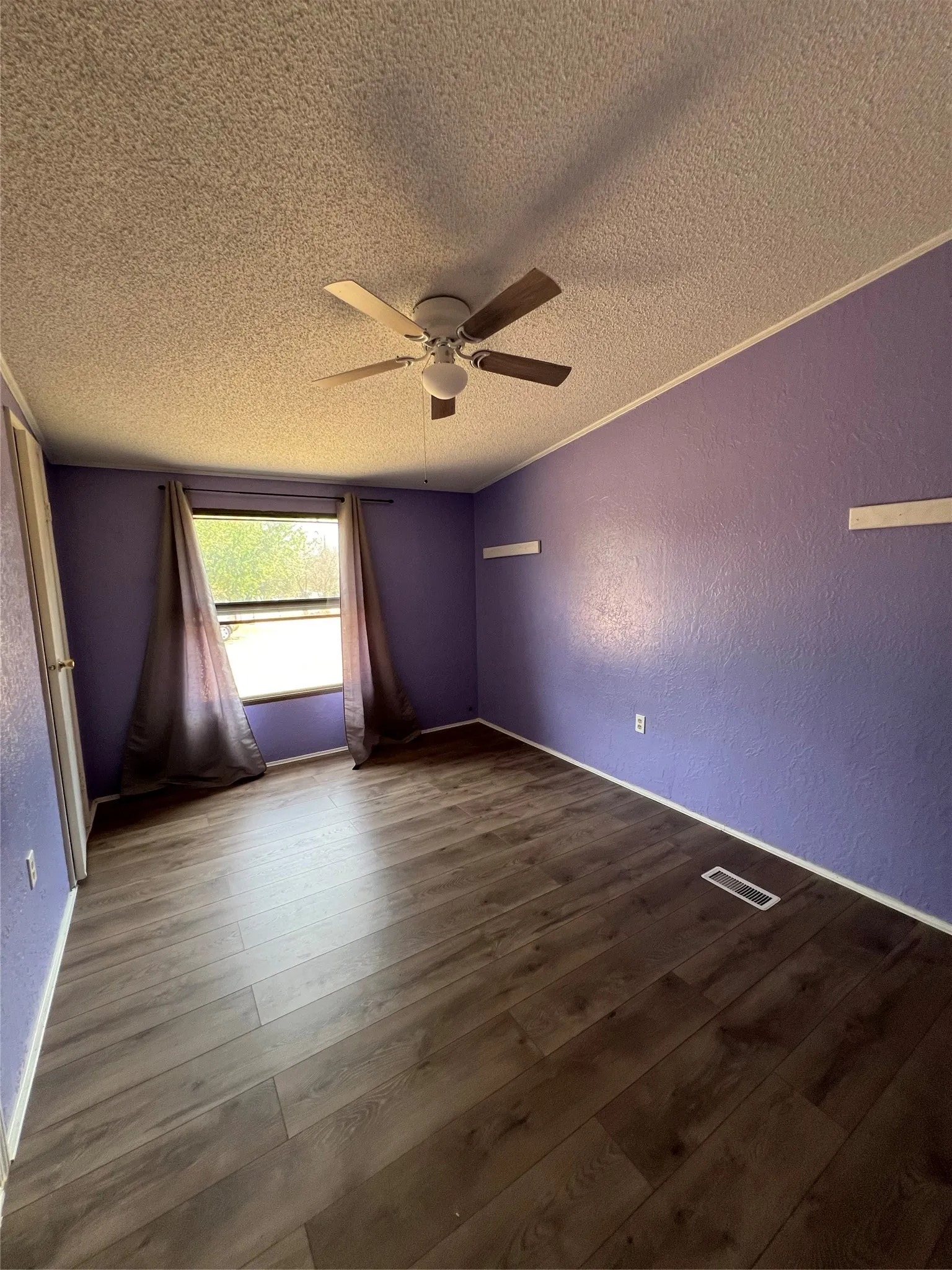 Mobile Home For Rent in Denton County , 14759 Nightingale Lane, Haslet, Texas 76052, 4 Bedroom, 3 Bathroom, 2 Garage spaces, 2,128 Sqft, built in 1995, mls#21399156, Real Estate Agent in Haslet, Homes For Rent in Denton county, Homes For Rent in Haslet, Realtor in Haslet Texas, Real Estate Brokerage Independent Realty Texas, Luminita Cordes Realtor