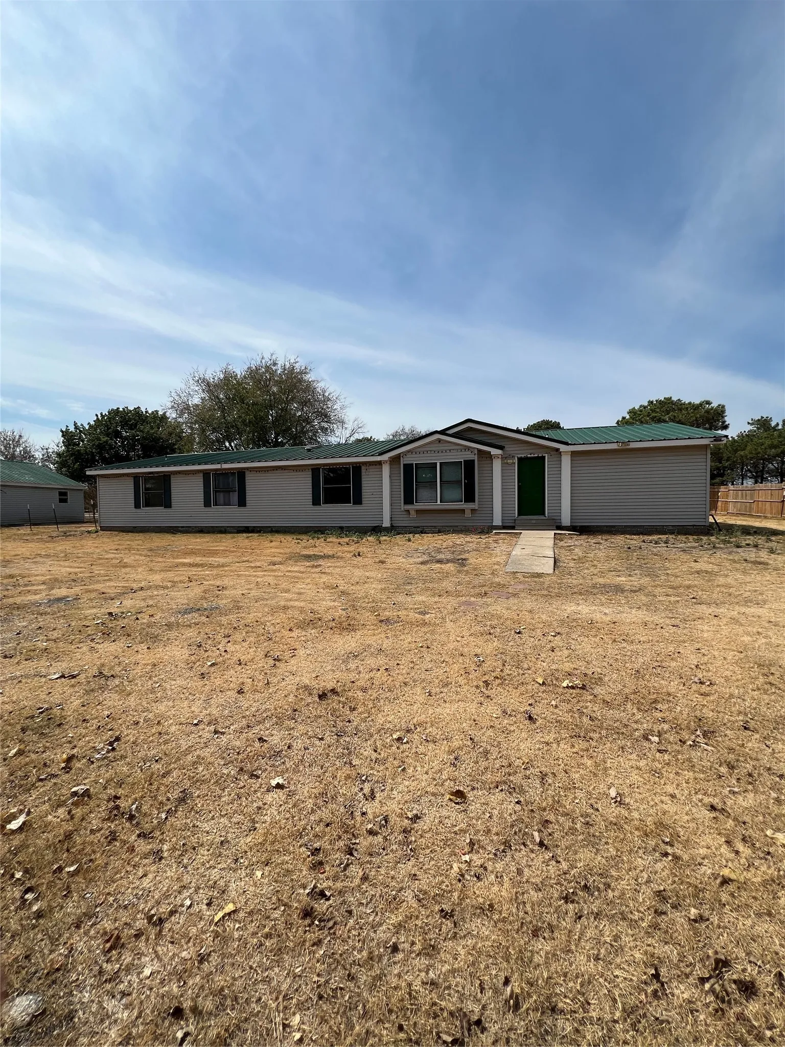 Mobile Home For Rent in Denton County , 14759 Nightingale Lane, Haslet, Texas 76052, 4 Bedroom, 3 Bathroom, 2 Garage spaces, 2,128 Sqft, built in 1995, mls#21399156, Real Estate Agent in Haslet, Homes For Rent in Denton county, Homes For Rent in Haslet, Realtor in Haslet Texas, Real Estate Brokerage Independent Realty Texas, Luminita Cordes Realtor