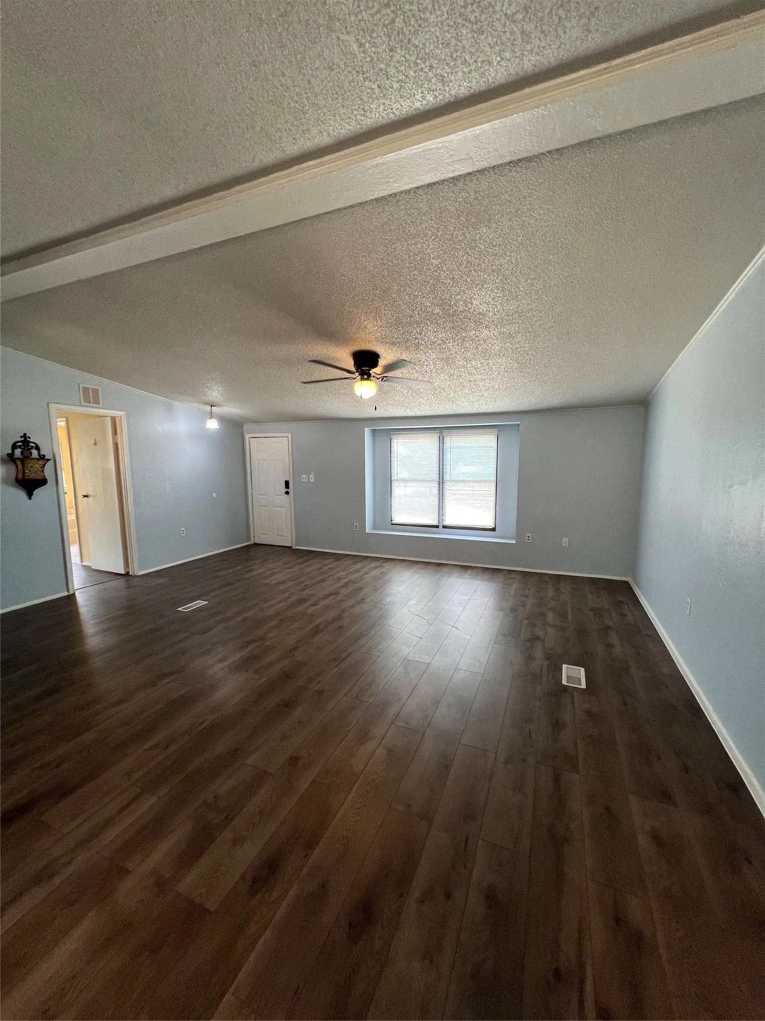 Mobile Home For Rent in Denton County , 14759 Nightingale Lane, Haslet, Texas 76052, 4 Bedroom, 3 Bathroom, 2 Garage spaces, 2,128 Sqft, built in 1995, mls#21399156, Real Estate Agent in Haslet, Homes For Rent in Denton county, Homes For Rent in Haslet, Realtor in Haslet Texas, Real Estate Brokerage Independent Realty Texas, Luminita Cordes Realtor