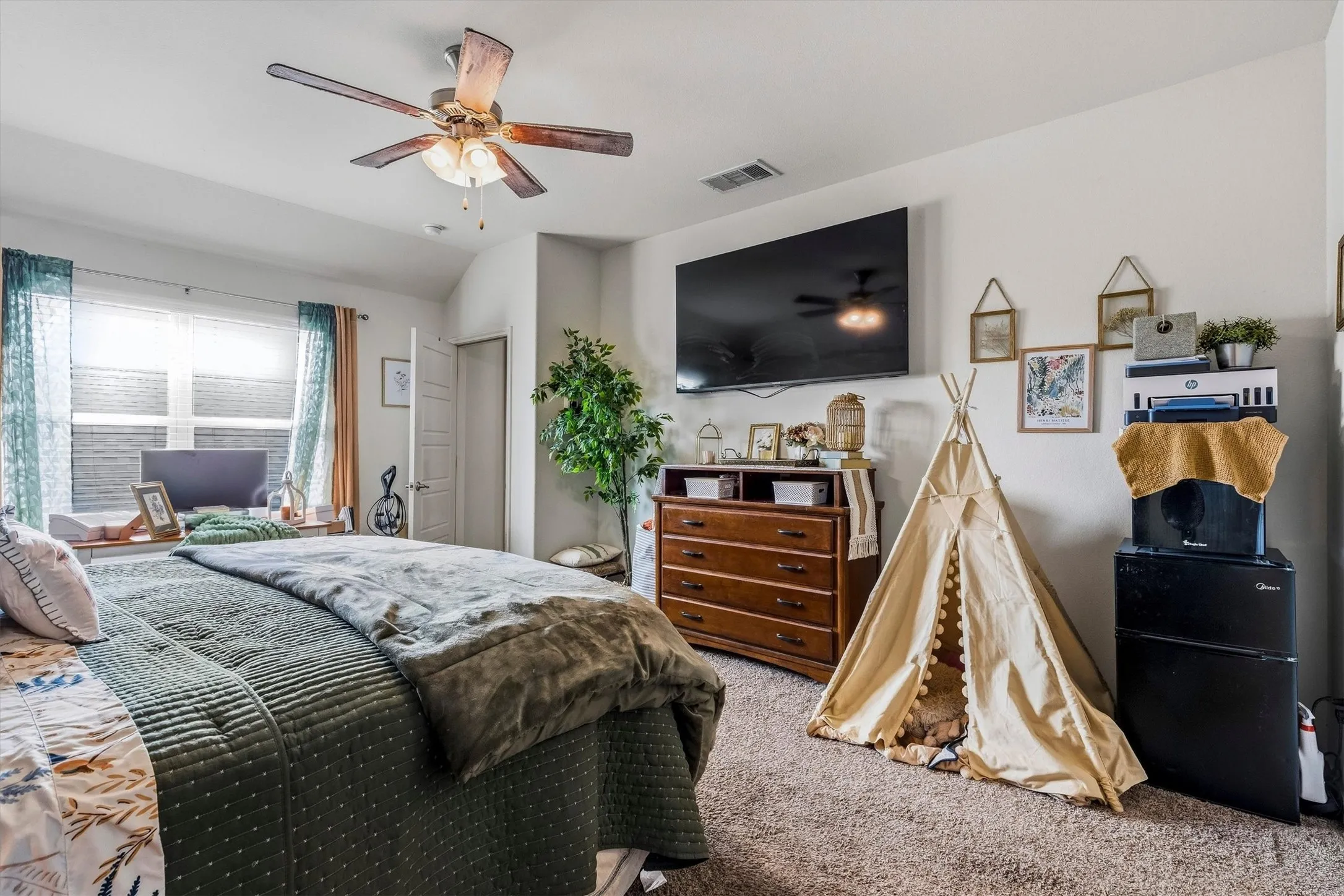 Single Family Residence For Sale in Denton County , 2181 Olivereta Drive, Little Elm, Texas 75068, 4 Bedroom, 3 Bathroom, 2 Garage spaces, 2,246 Sqft, built in 2019, mls#21400395, Real Estate Agent in Little Elm, Homes For Sale in Denton county, Homes For Sale in Little Elm, Realtor in Little Elm Texas, Real Estate Brokerage Independent Realty Texas, Luminita Cordes Realtor