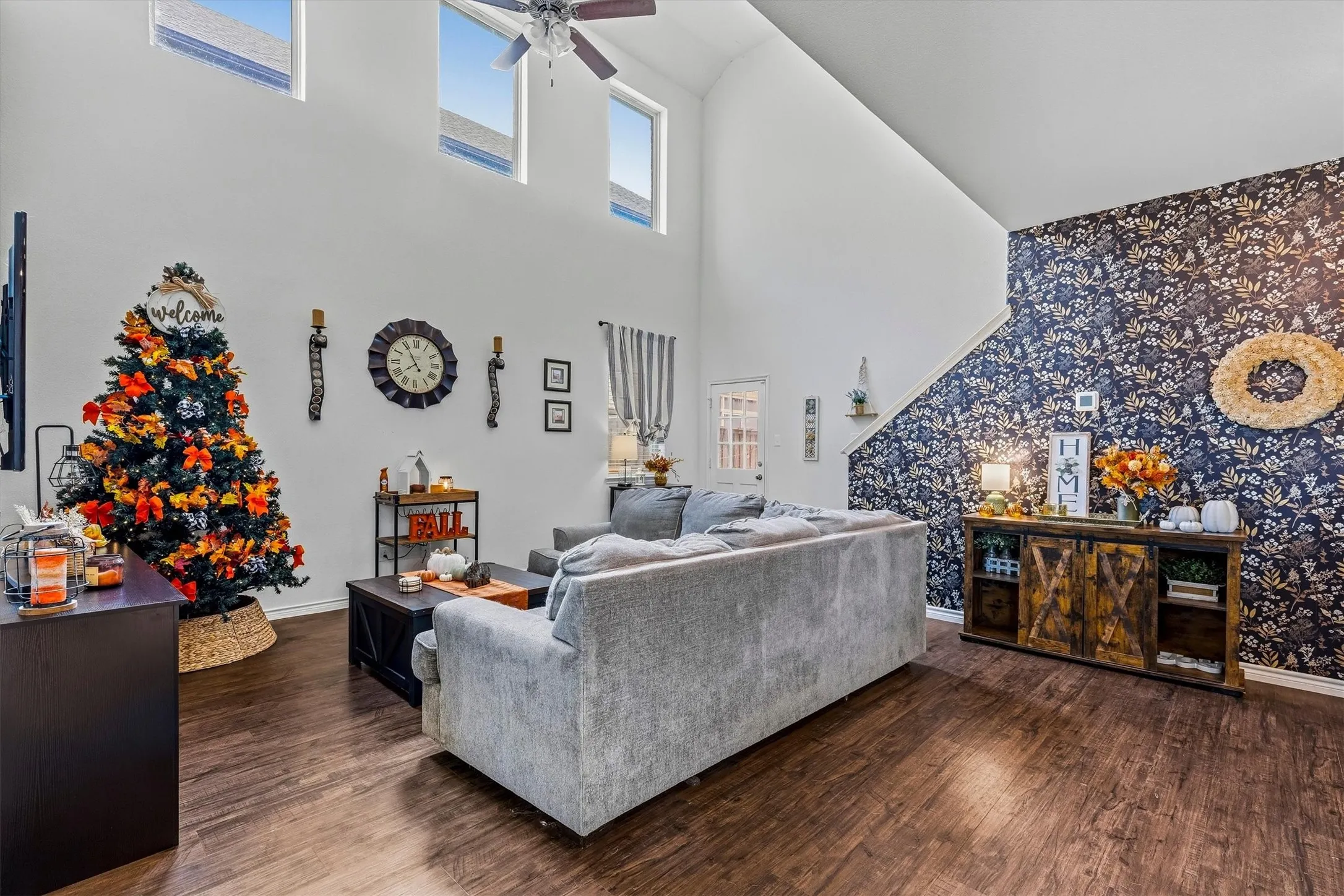 Single Family Residence For Sale in Denton County , 2181 Olivereta Drive, Little Elm, Texas 75068, 4 Bedroom, 3 Bathroom, 2 Garage spaces, 2,246 Sqft, built in 2019, mls#21400395, Real Estate Agent in Little Elm, Homes For Sale in Denton county, Homes For Sale in Little Elm, Realtor in Little Elm Texas, Real Estate Brokerage Independent Realty Texas, Luminita Cordes Realtor