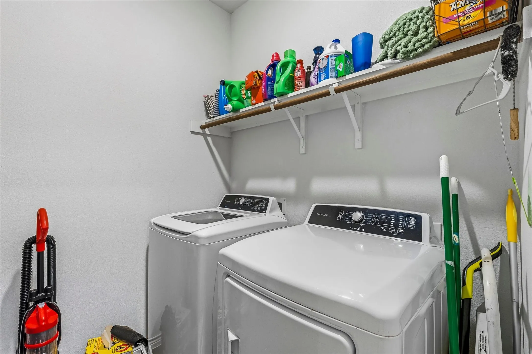 Single Family Residence For Sale in Denton County , 2181 Olivereta Drive, Little Elm, Texas 75068, 4 Bedroom, 3 Bathroom, 2 Garage spaces, 2,246 Sqft, built in 2019, mls#21400395, Real Estate Agent in Little Elm, Homes For Sale in Denton county, Homes For Sale in Little Elm, Realtor in Little Elm Texas, Real Estate Brokerage Independent Realty Texas, Luminita Cordes Realtor