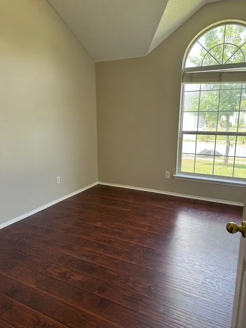 Single Family Residence For Rent in Tarrant County , 8800 Creede Trail, Fort Worth, Texas 76118, 3 Bedroom, 2 Bathroom, 2 Garage spaces, 1,542 Sqft, built in 1998, mls#21400309, Real Estate Agent in Fort Worth, Homes For Rent in Tarrant county, Homes For Rent in Fort Worth, Realtor in Fort Worth Texas, Real Estate Brokerage Independent Realty Texas, Luminita Cordes Realtor