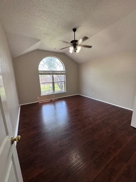Single Family Residence For Rent in Tarrant County , 8800 Creede Trail, Fort Worth, Texas 76118, 3 Bedroom, 2 Bathroom, 2 Garage spaces, 1,542 Sqft, built in 1998, mls#21400309, Real Estate Agent in Fort Worth, Homes For Rent in Tarrant county, Homes For Rent in Fort Worth, Realtor in Fort Worth Texas, Real Estate Brokerage Independent Realty Texas, Luminita Cordes Realtor