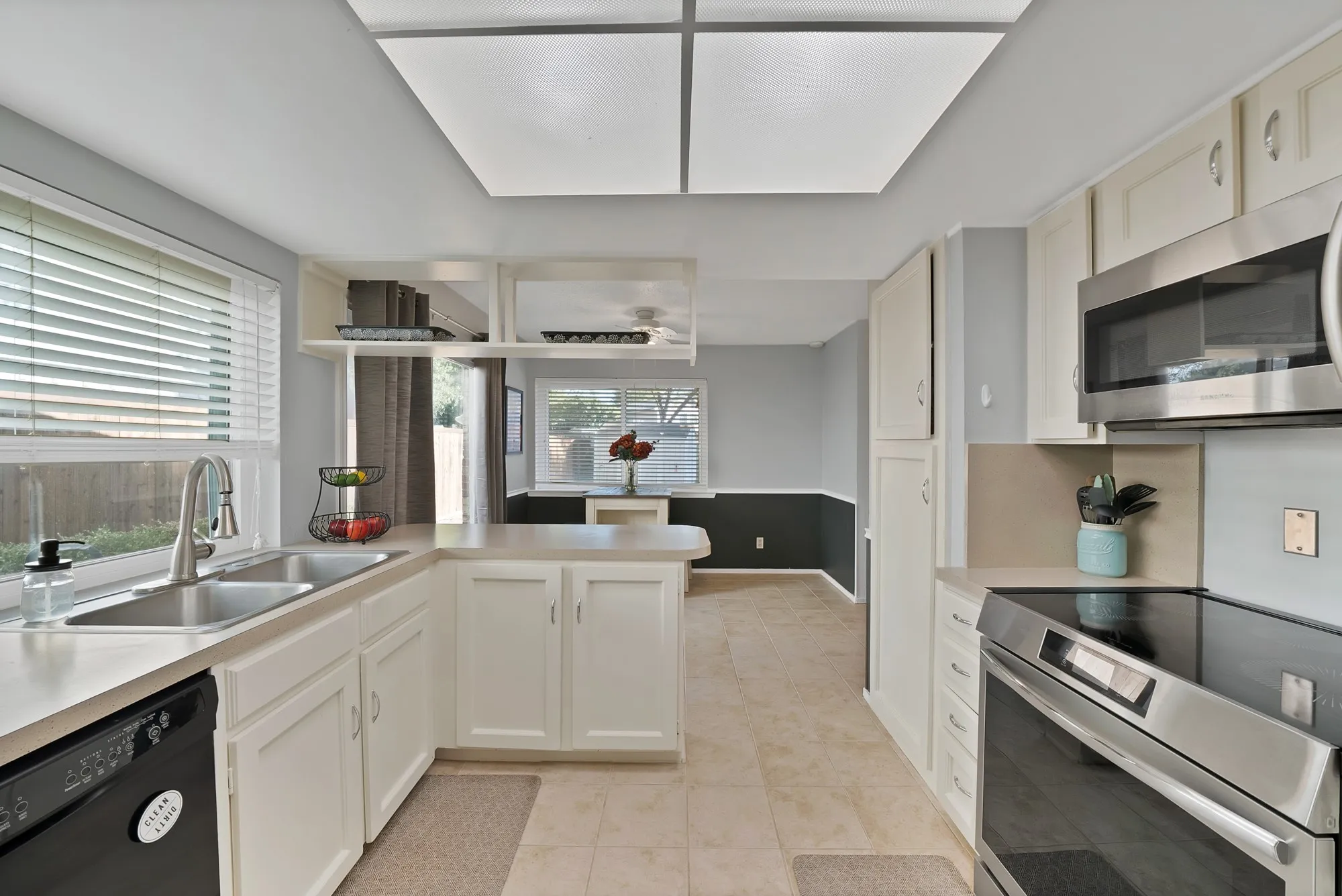 Single Family Residence For Sale in Dallas County , 5 Merrie Circle, Richardson, Texas 75081, 3 Bedroom, 2 Bathroom, 2 Garage spaces, 1,659 Sqft, built in 1972, mls#21400435, Real Estate Agent in Richardson, Homes For Sale in Dallas county, Homes For Sale in Richardson, Realtor in Richardson Texas, Real Estate Brokerage Independent Realty Texas, Luminita Cordes Realtor