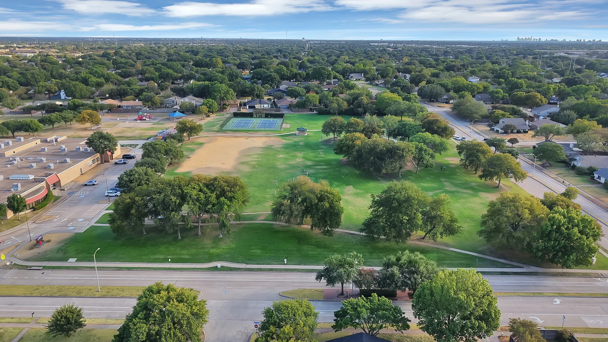 Single Family Residence For Sale in Dallas County , 5 Merrie Circle, Richardson, Texas 75081, 3 Bedroom, 2 Bathroom, 2 Garage spaces, 1,659 Sqft, built in 1972, mls#21400435, Real Estate Agent in Richardson, Homes For Sale in Dallas county, Homes For Sale in Richardson, Realtor in Richardson Texas, Real Estate Brokerage Independent Realty Texas, Luminita Cordes Realtor