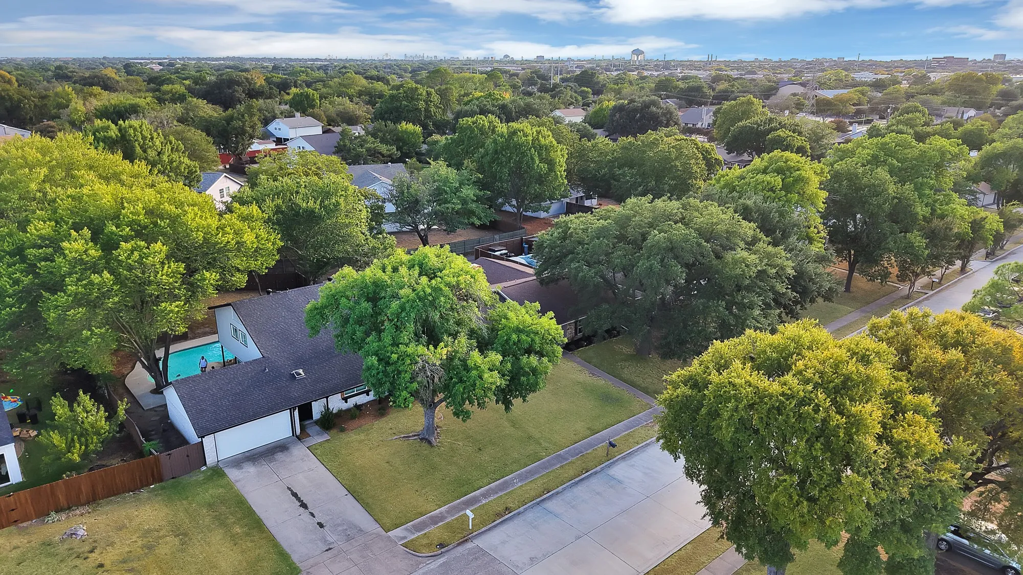 Single Family Residence For Sale in Dallas County , 5 Merrie Circle, Richardson, Texas 75081, 3 Bedroom, 2 Bathroom, 2 Garage spaces, 1,659 Sqft, built in 1972, mls#21400435, Real Estate Agent in Richardson, Homes For Sale in Dallas county, Homes For Sale in Richardson, Realtor in Richardson Texas, Real Estate Brokerage Independent Realty Texas, Luminita Cordes Realtor