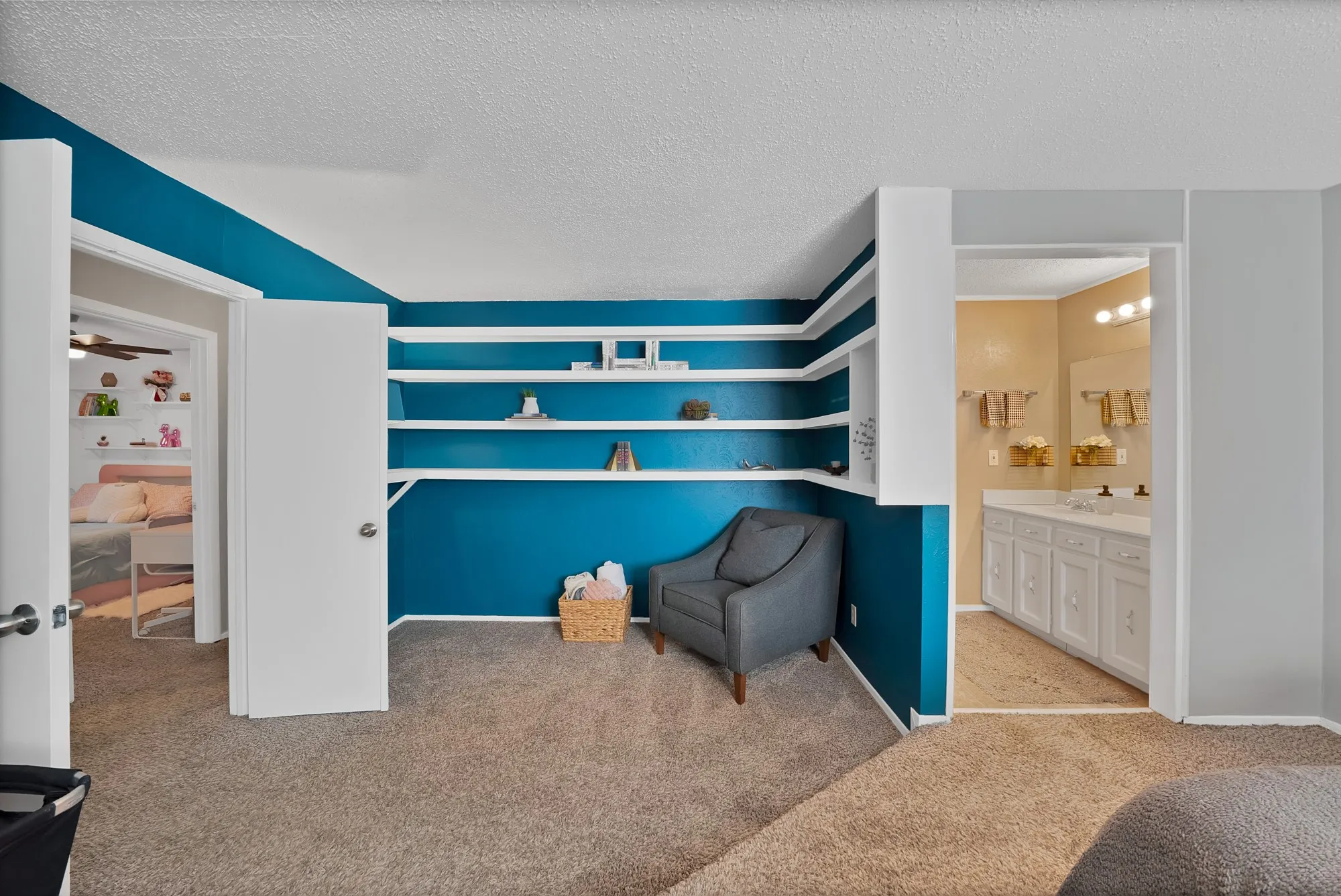 Single Family Residence For Sale in Dallas County , 5 Merrie Circle, Richardson, Texas 75081, 3 Bedroom, 2 Bathroom, 2 Garage spaces, 1,659 Sqft, built in 1972, mls#21400435, Real Estate Agent in Richardson, Homes For Sale in Dallas county, Homes For Sale in Richardson, Realtor in Richardson Texas, Real Estate Brokerage Independent Realty Texas, Luminita Cordes Realtor