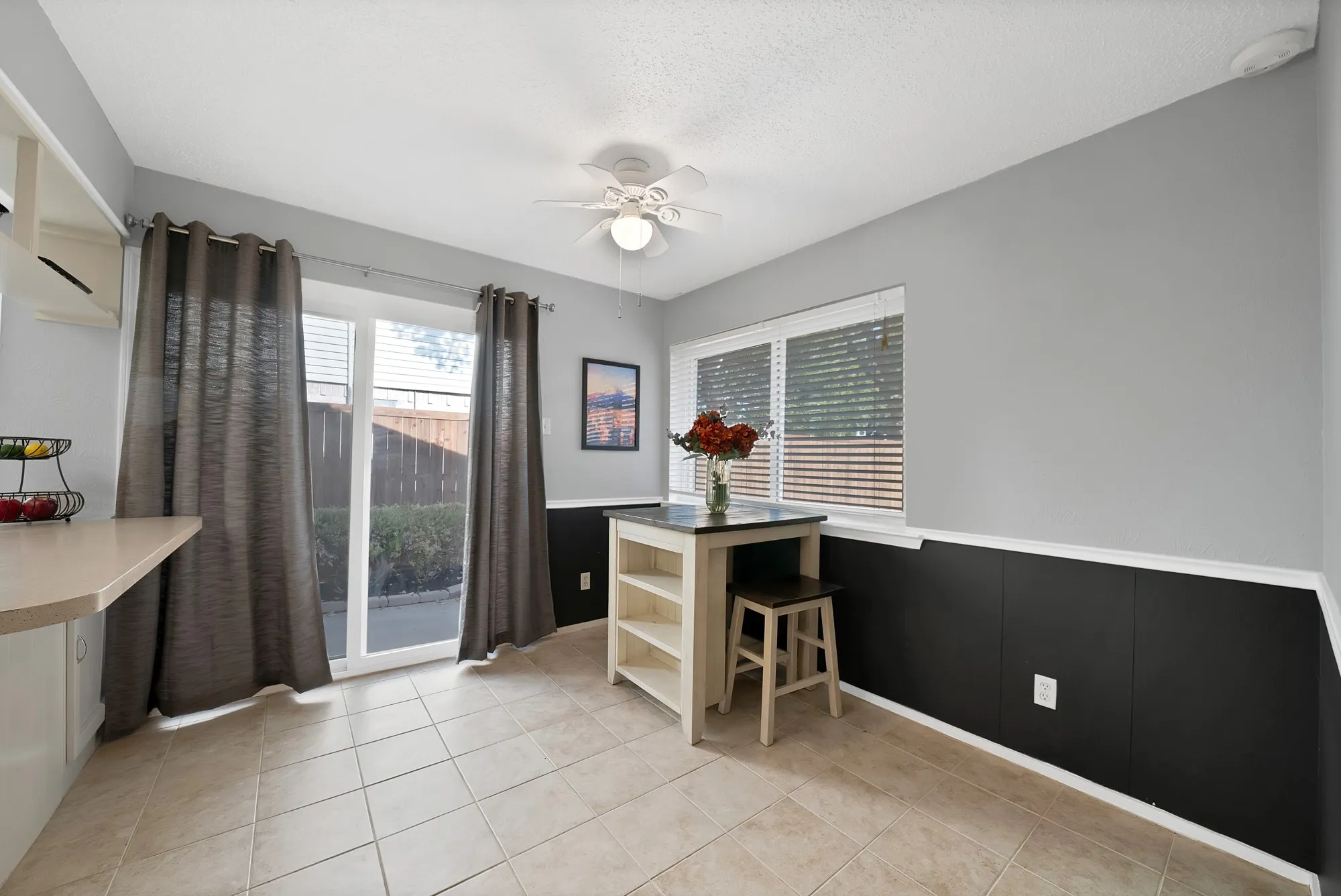 Single Family Residence For Sale in Dallas County , 5 Merrie Circle, Richardson, Texas 75081, 3 Bedroom, 2 Bathroom, 2 Garage spaces, 1,659 Sqft, built in 1972, mls#21400435, Real Estate Agent in Richardson, Homes For Sale in Dallas county, Homes For Sale in Richardson, Realtor in Richardson Texas, Real Estate Brokerage Independent Realty Texas, Luminita Cordes Realtor