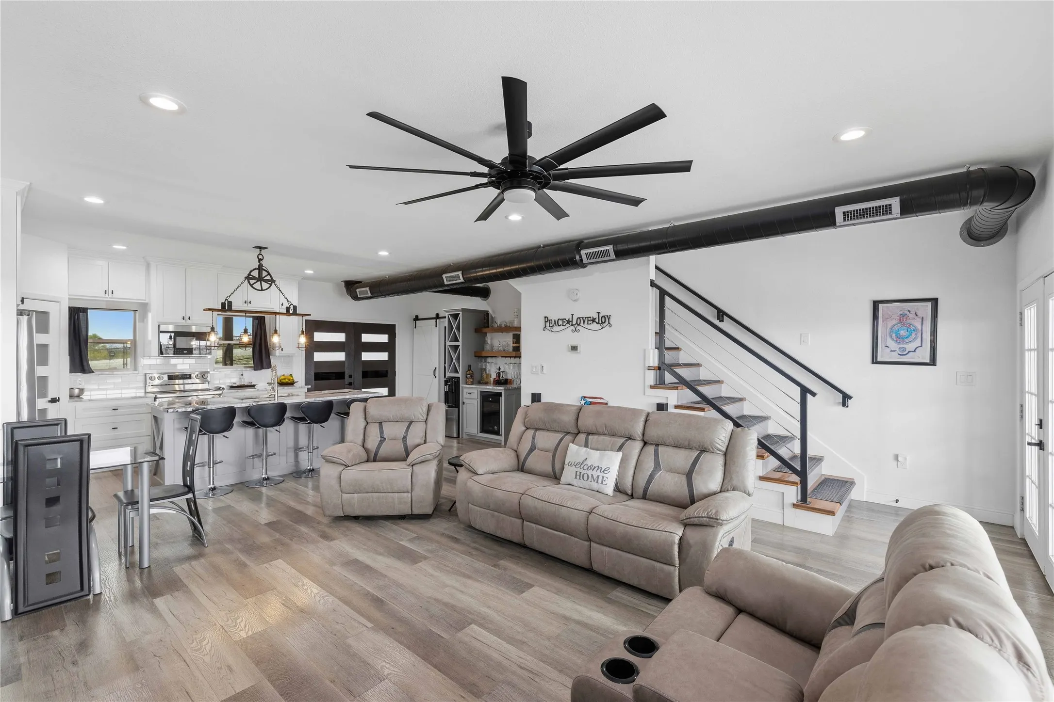 Single Family Residence For Sale in Comanche County , 115 Comanche Vista Drive, Comanche, Texas 76442, 3 Bedroom, 2 Bathroom, 2 Garage spaces, 2,100 Sqft, built in 2021, mls#21391772, Real Estate Agent in Comanche, Homes For Sale in Comanche county, Homes For Sale in Comanche, Realtor in Comanche Texas, Real Estate Brokerage Independent Realty Texas, Luminita Cordes Realtor