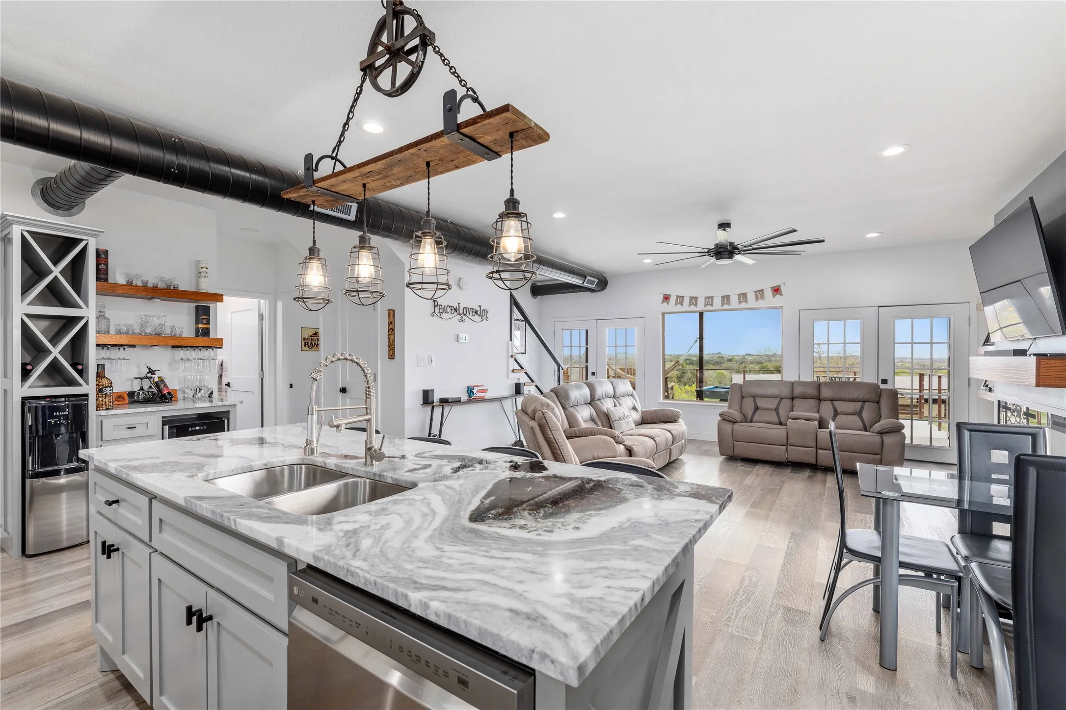 Single Family Residence For Sale in Comanche County , 115 Comanche Vista Drive, Comanche, Texas 76442, 3 Bedroom, 2 Bathroom, 2 Garage spaces, 2,100 Sqft, built in 2021, mls#21391772, Real Estate Agent in Comanche, Homes For Sale in Comanche county, Homes For Sale in Comanche, Realtor in Comanche Texas, Real Estate Brokerage Independent Realty Texas, Luminita Cordes Realtor