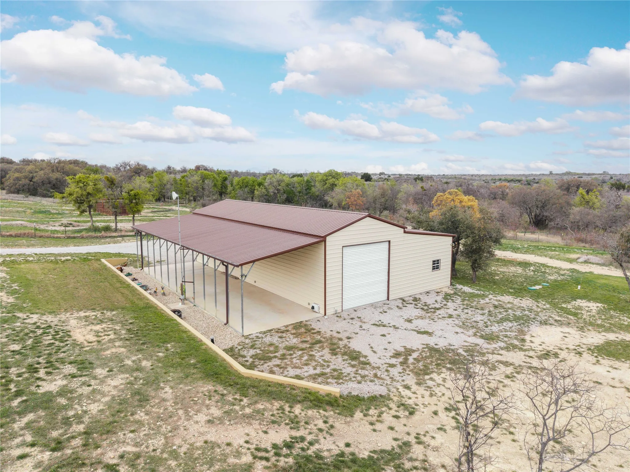 Single Family Residence For Sale in Comanche County , 115 Comanche Vista Drive, Comanche, Texas 76442, 3 Bedroom, 2 Bathroom, 2 Garage spaces, 2,100 Sqft, built in 2021, mls#21391772, Real Estate Agent in Comanche, Homes For Sale in Comanche county, Homes For Sale in Comanche, Realtor in Comanche Texas, Real Estate Brokerage Independent Realty Texas, Luminita Cordes Realtor