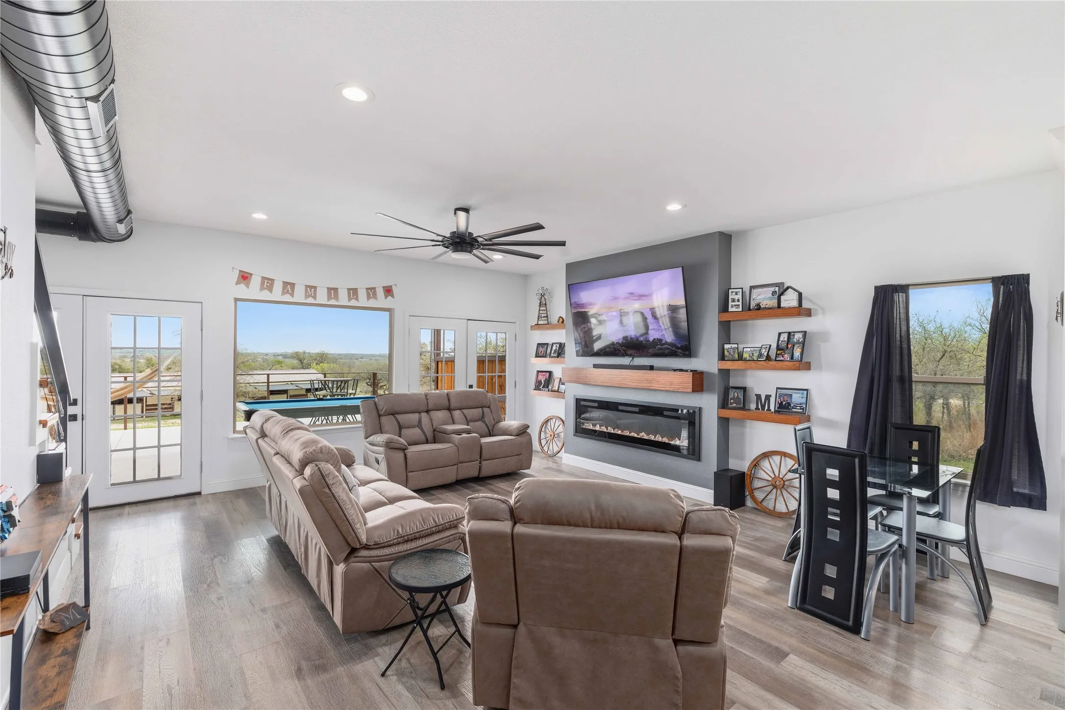 Single Family Residence For Sale in Comanche County , 115 Comanche Vista Drive, Comanche, Texas 76442, 3 Bedroom, 2 Bathroom, 2 Garage spaces, 2,100 Sqft, built in 2021, mls#21391772, Real Estate Agent in Comanche, Homes For Sale in Comanche county, Homes For Sale in Comanche, Realtor in Comanche Texas, Real Estate Brokerage Independent Realty Texas, Luminita Cordes Realtor