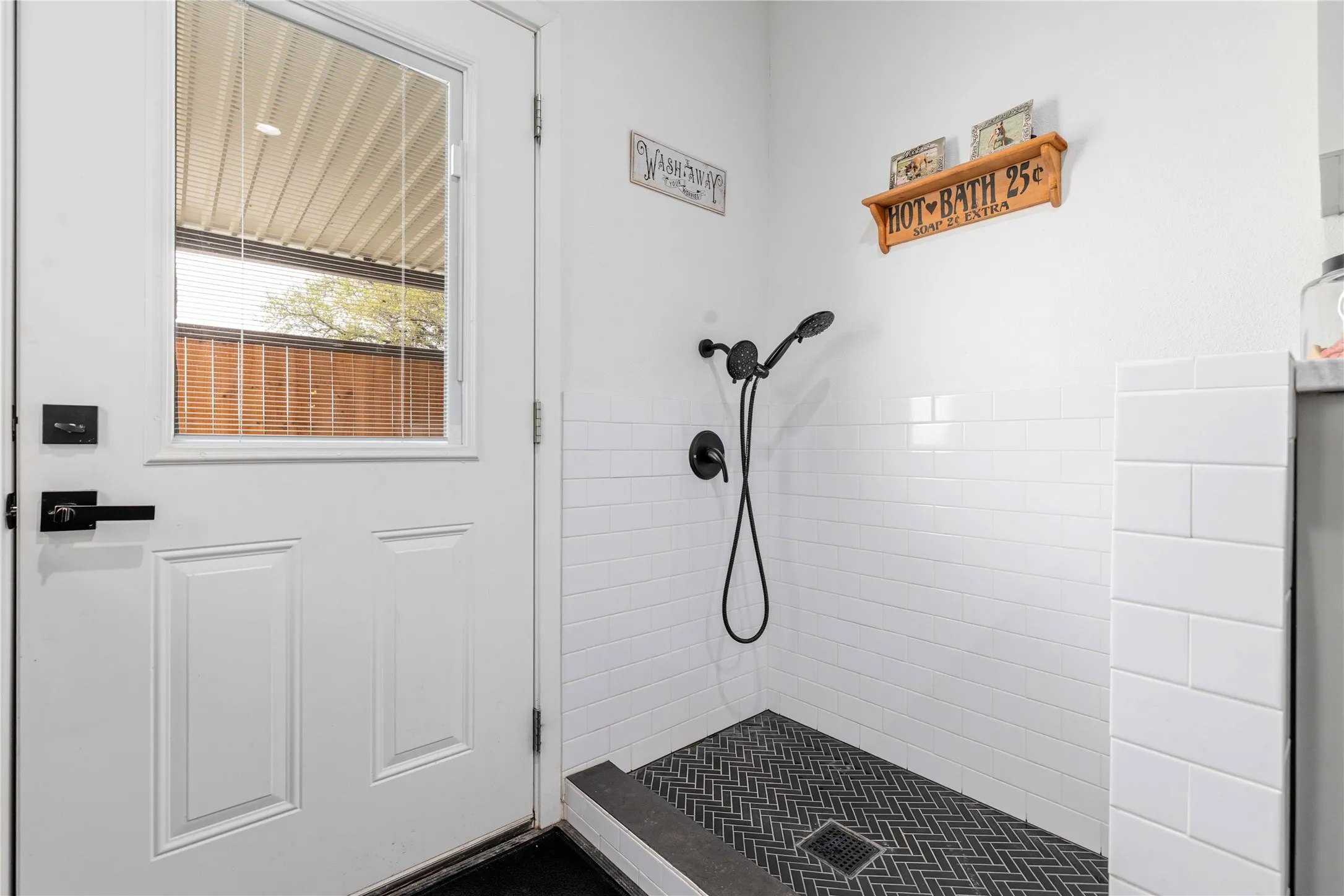 Single Family Residence For Sale in Comanche County , 115 Comanche Vista Drive, Comanche, Texas 76442, 3 Bedroom, 2 Bathroom, 2 Garage spaces, 2,100 Sqft, built in 2021, mls#21391772, Real Estate Agent in Comanche, Homes For Sale in Comanche county, Homes For Sale in Comanche, Realtor in Comanche Texas, Real Estate Brokerage Independent Realty Texas, Luminita Cordes Realtor