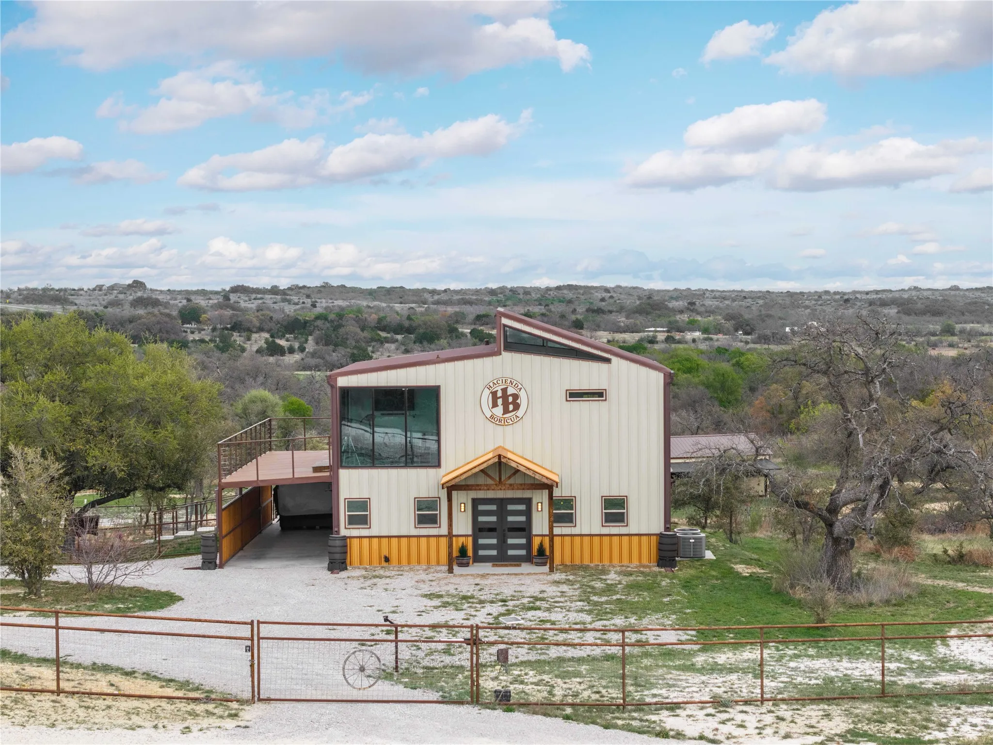 Single Family Residence For Sale in Comanche County , 115 Comanche Vista Drive, Comanche, Texas 76442, 3 Bedroom, 2 Bathroom, 2 Garage spaces, 2,100 Sqft, built in 2021, mls#21391772, Real Estate Agent in Comanche, Homes For Sale in Comanche county, Homes For Sale in Comanche, Realtor in Comanche Texas, Real Estate Brokerage Independent Realty Texas, Luminita Cordes Realtor