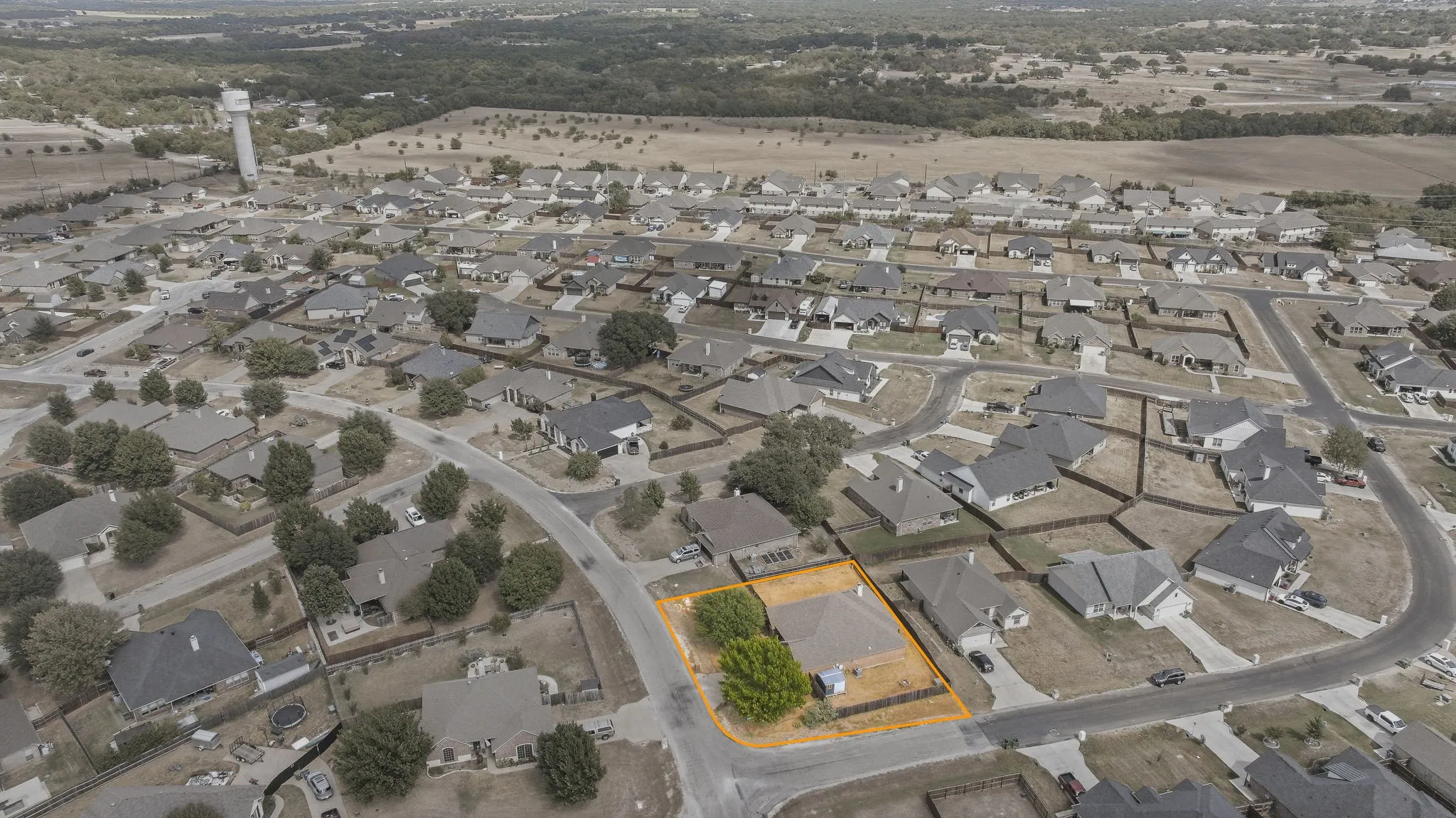 Single Family Residence For Sale in Hood County , 914 Winding Road, Granbury, Texas 76049, 4 Bedroom, 2 Bathroom, 2 Garage spaces, 1,986 Sqft, built in 2007, mls#21399801, Real Estate Agent in Granbury, Homes For Sale in Hood county, Homes For Sale in Granbury, Realtor in Granbury Texas, Real Estate Brokerage Independent Realty Texas, Luminita Cordes Realtor