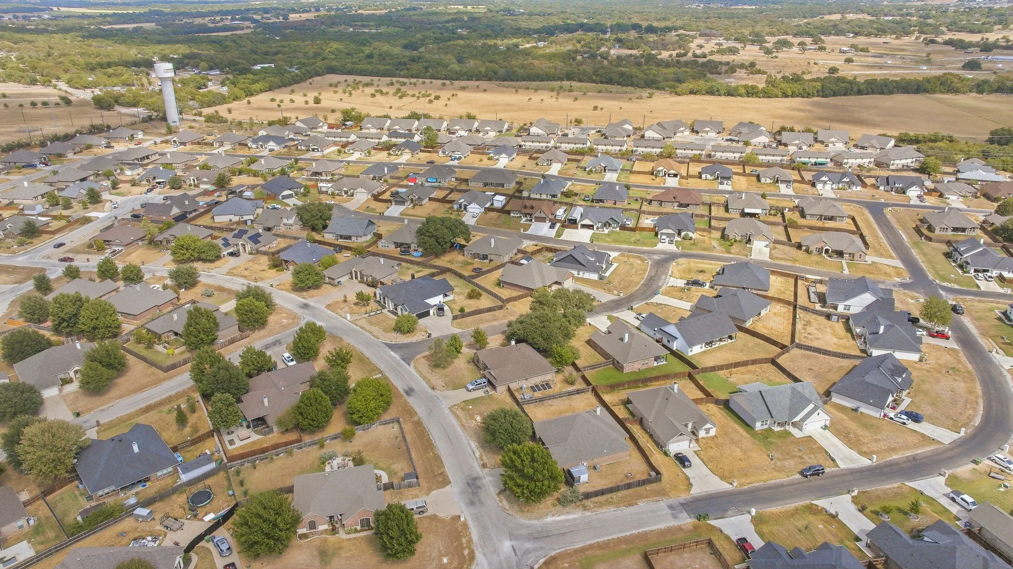 Single Family Residence For Sale in Hood County , 914 Winding Road, Granbury, Texas 76049, 4 Bedroom, 2 Bathroom, 2 Garage spaces, 1,986 Sqft, built in 2007, mls#21399801, Real Estate Agent in Granbury, Homes For Sale in Hood county, Homes For Sale in Granbury, Realtor in Granbury Texas, Real Estate Brokerage Independent Realty Texas, Luminita Cordes Realtor
