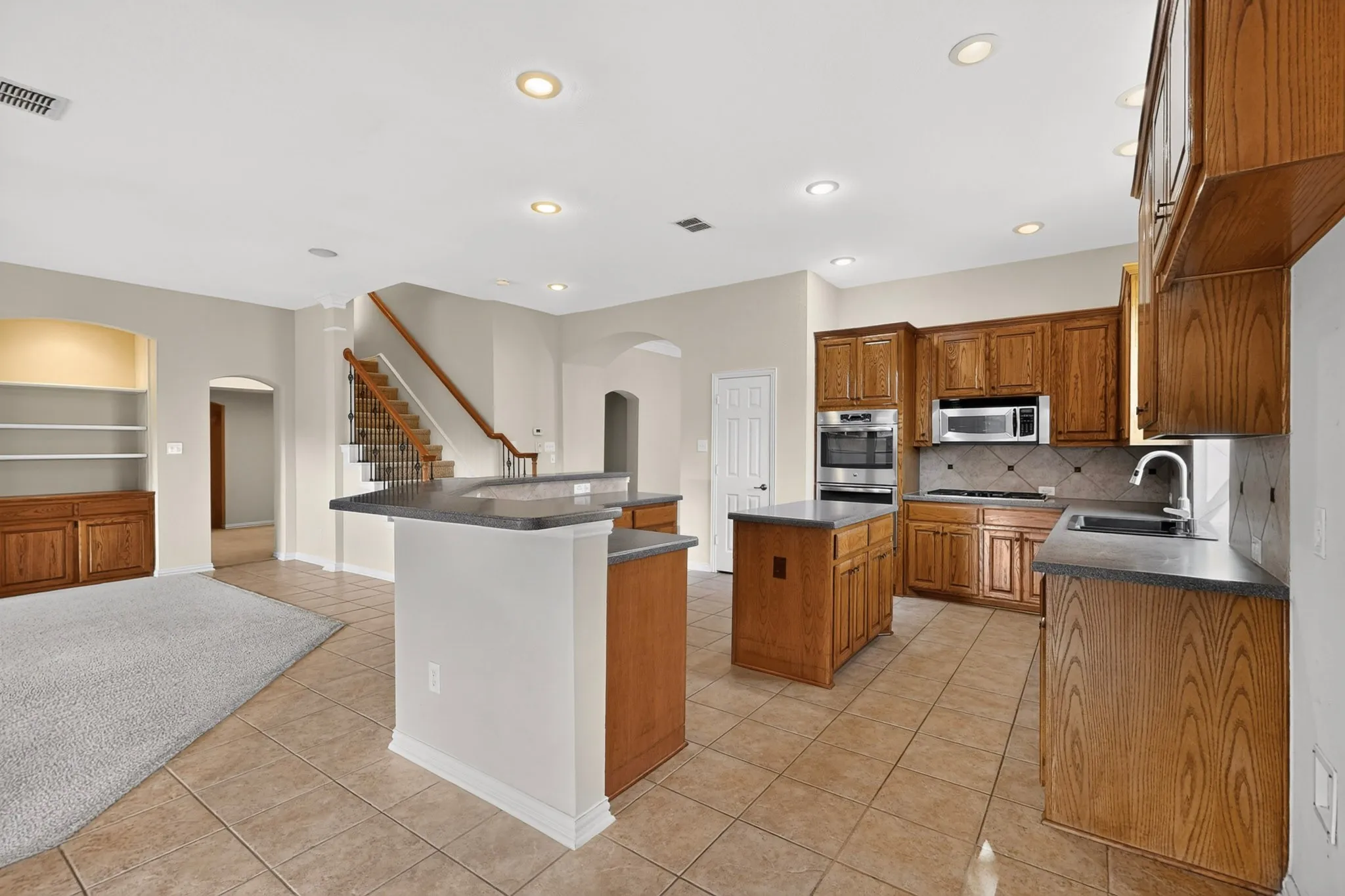 Single Family Residence For Sale in Collin County , 905 Mallard Trail, Murphy, Texas 75094, 4 Bedroom, 4 Bathroom, 3 Garage spaces, 3,693 Sqft, built in 2005, mls#21380044, Real Estate Agent in Murphy, Homes For Sale in Collin county, Homes For Sale in Murphy, Realtor in Murphy Texas, Real Estate Brokerage Independent Realty Texas, Luminita Cordes Realtor