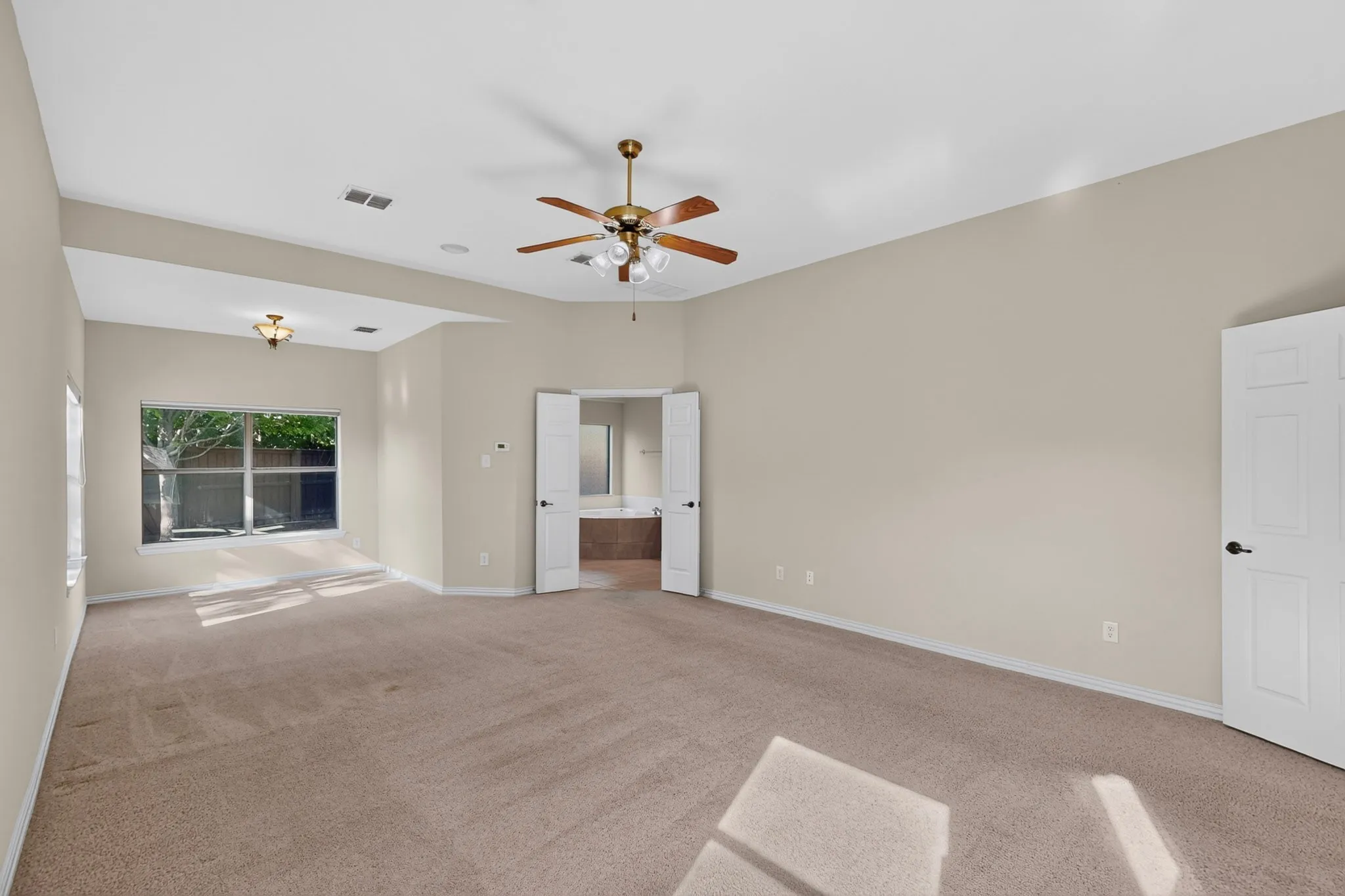 Single Family Residence For Sale in Collin County , 905 Mallard Trail, Murphy, Texas 75094, 4 Bedroom, 4 Bathroom, 3 Garage spaces, 3,693 Sqft, built in 2005, mls#21380044, Real Estate Agent in Murphy, Homes For Sale in Collin county, Homes For Sale in Murphy, Realtor in Murphy Texas, Real Estate Brokerage Independent Realty Texas, Luminita Cordes Realtor