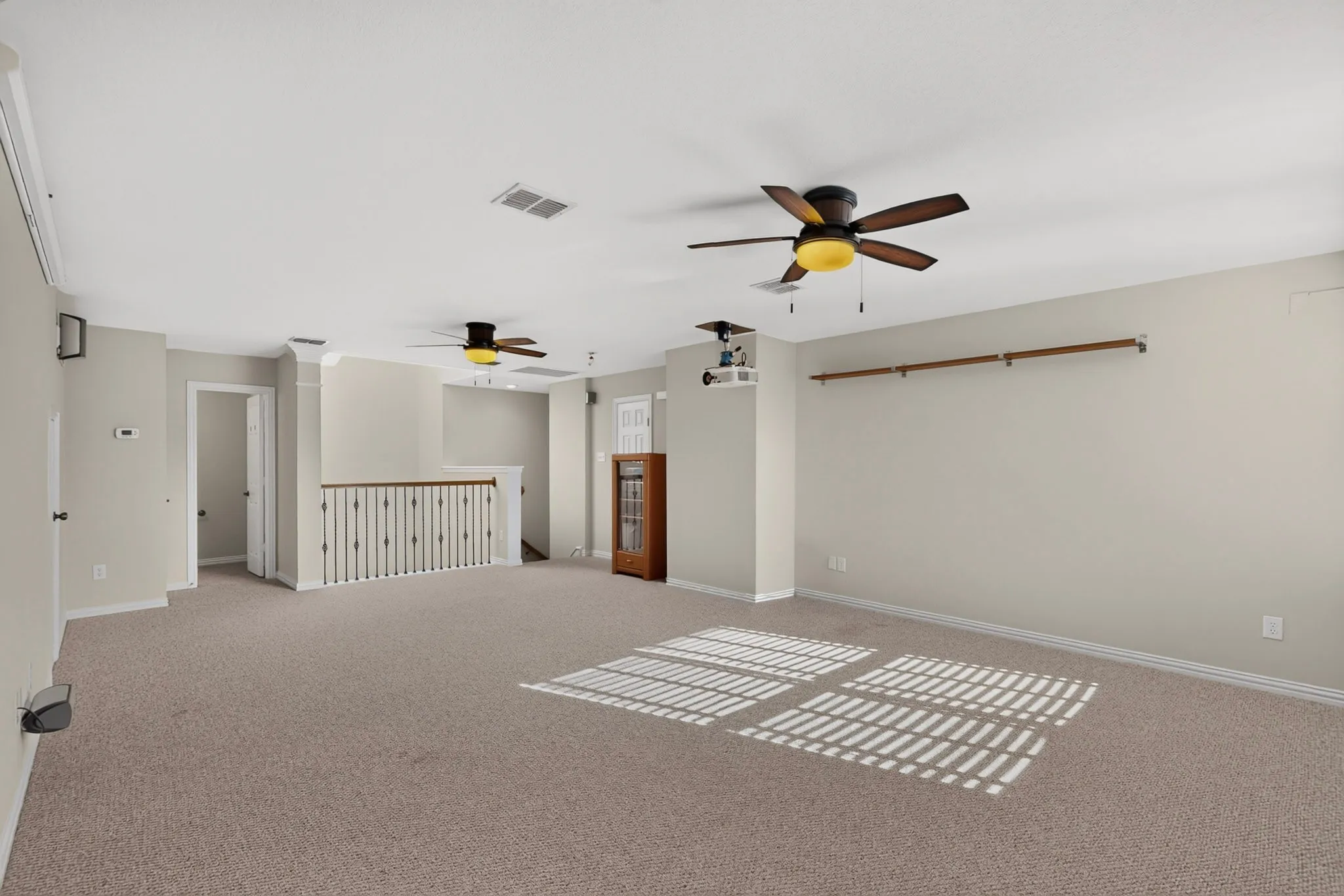 media/game room