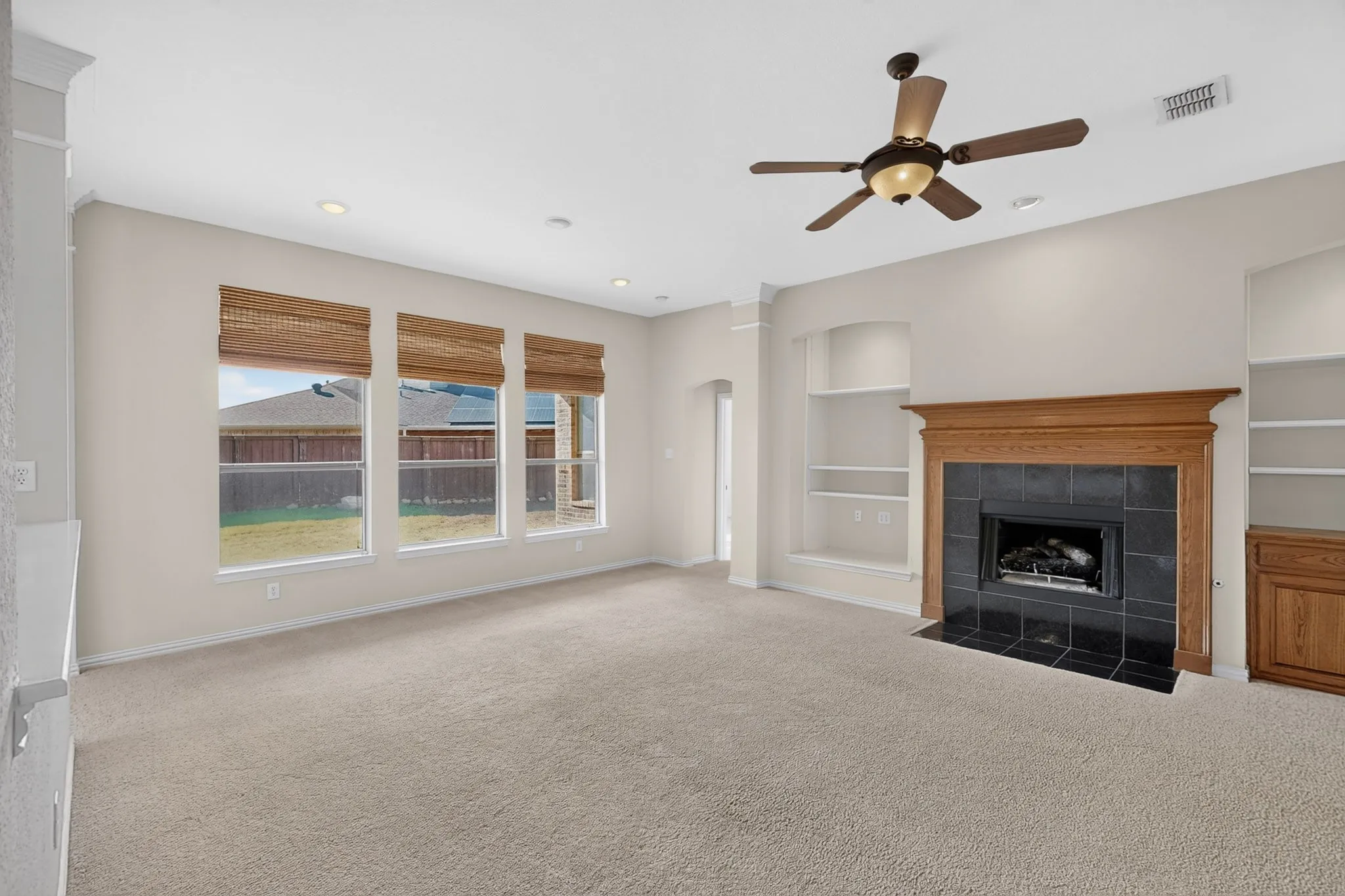 Single Family Residence For Sale in Collin County , 905 Mallard Trail, Murphy, Texas 75094, 4 Bedroom, 4 Bathroom, 3 Garage spaces, 3,693 Sqft, built in 2005, mls#21380044, Real Estate Agent in Murphy, Homes For Sale in Collin county, Homes For Sale in Murphy, Realtor in Murphy Texas, Real Estate Brokerage Independent Realty Texas, Luminita Cordes Realtor