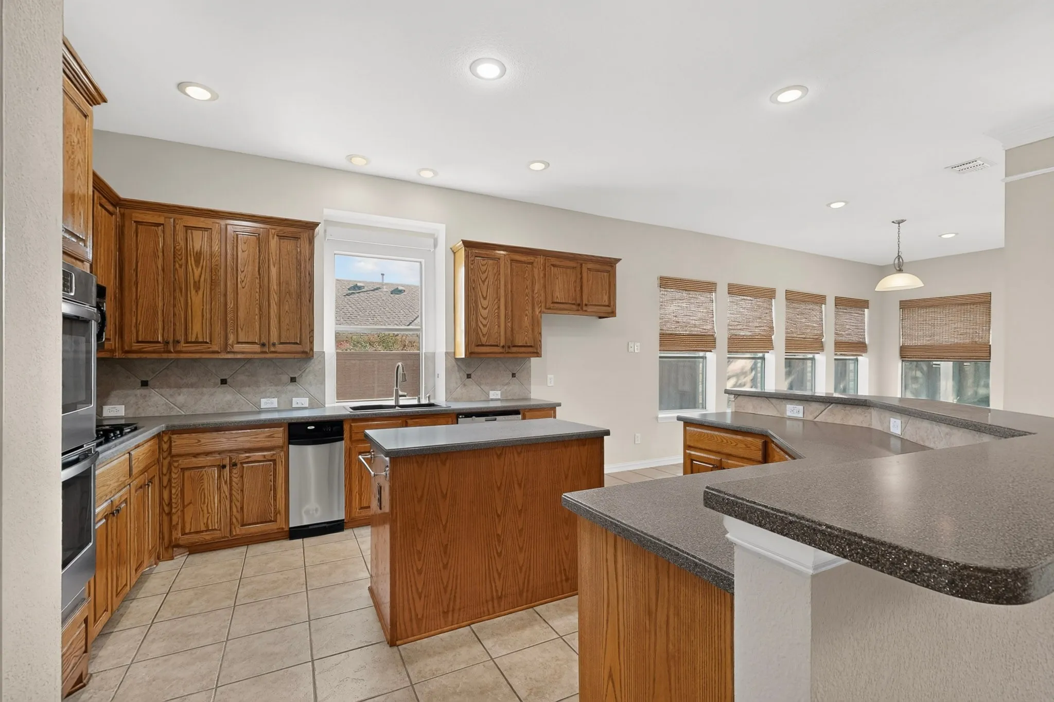 Single Family Residence For Sale in Collin County , 905 Mallard Trail, Murphy, Texas 75094, 4 Bedroom, 4 Bathroom, 3 Garage spaces, 3,693 Sqft, built in 2005, mls#21380044, Real Estate Agent in Murphy, Homes For Sale in Collin county, Homes For Sale in Murphy, Realtor in Murphy Texas, Real Estate Brokerage Independent Realty Texas, Luminita Cordes Realtor