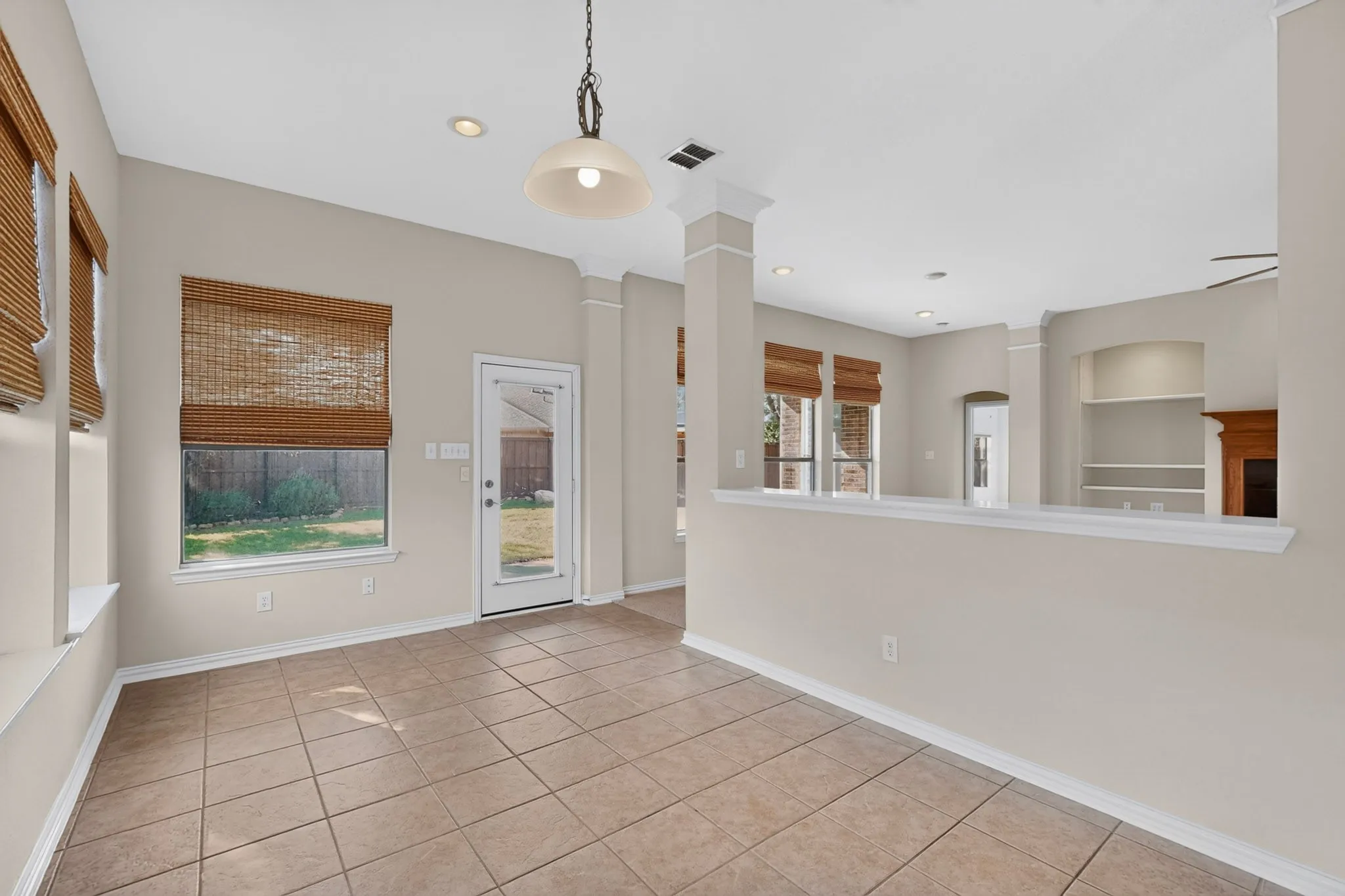 Single Family Residence For Sale in Collin County , 905 Mallard Trail, Murphy, Texas 75094, 4 Bedroom, 4 Bathroom, 3 Garage spaces, 3,693 Sqft, built in 2005, mls#21380044, Real Estate Agent in Murphy, Homes For Sale in Collin county, Homes For Sale in Murphy, Realtor in Murphy Texas, Real Estate Brokerage Independent Realty Texas, Luminita Cordes Realtor