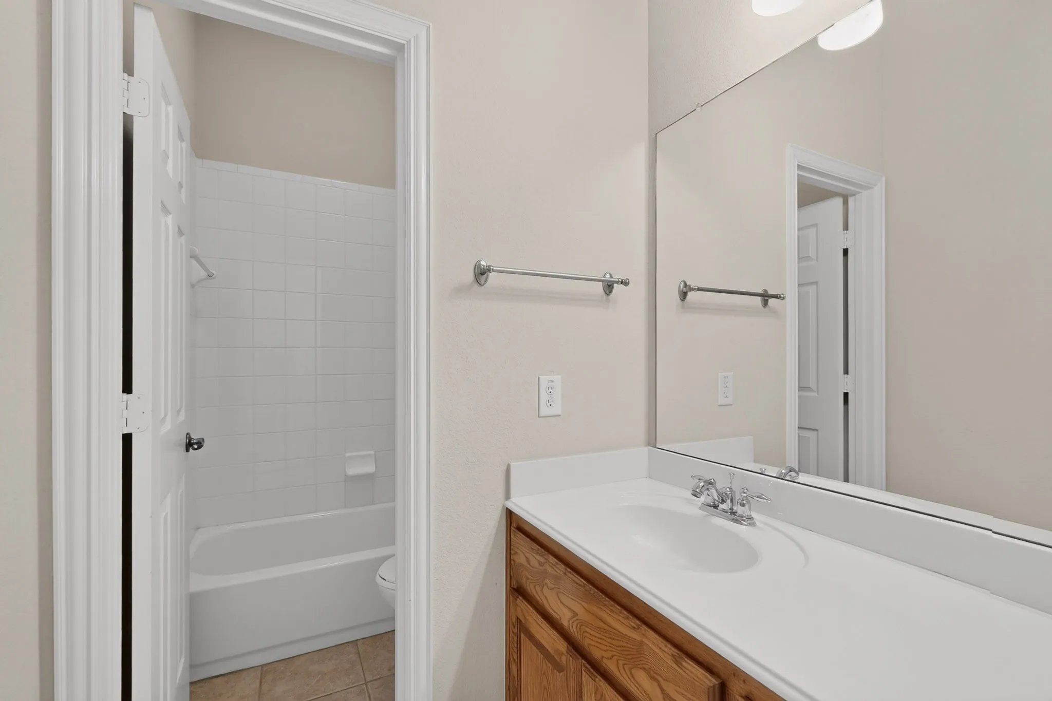 Single Family Residence For Sale in Collin County , 905 Mallard Trail, Murphy, Texas 75094, 4 Bedroom, 4 Bathroom, 3 Garage spaces, 3,693 Sqft, built in 2005, mls#21380044, Real Estate Agent in Murphy, Homes For Sale in Collin county, Homes For Sale in Murphy, Realtor in Murphy Texas, Real Estate Brokerage Independent Realty Texas, Luminita Cordes Realtor