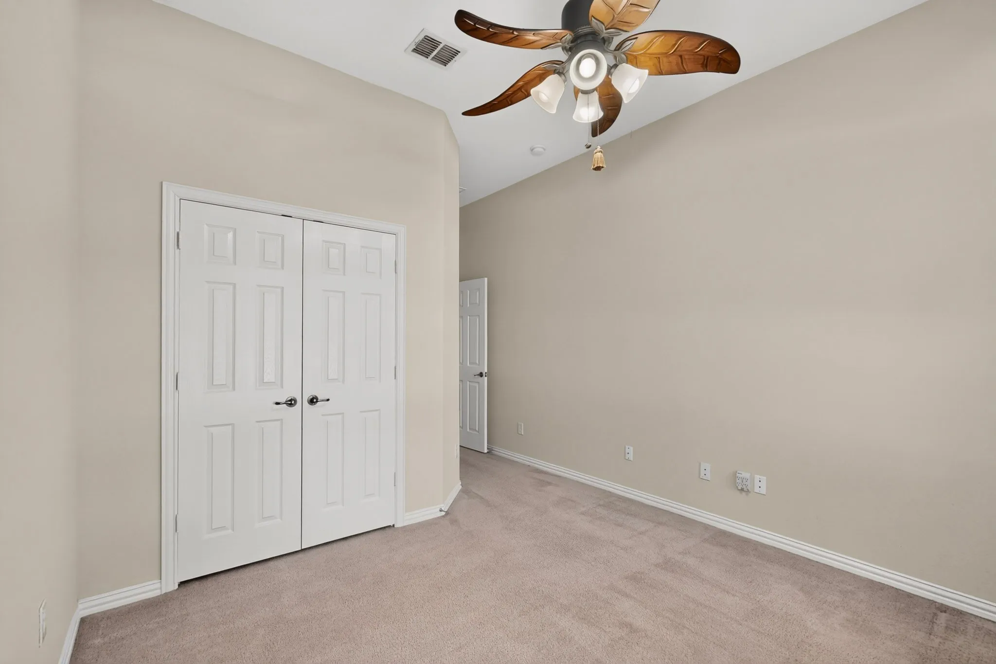 Single Family Residence For Sale in Collin County , 905 Mallard Trail, Murphy, Texas 75094, 4 Bedroom, 4 Bathroom, 3 Garage spaces, 3,693 Sqft, built in 2005, mls#21380044, Real Estate Agent in Murphy, Homes For Sale in Collin county, Homes For Sale in Murphy, Realtor in Murphy Texas, Real Estate Brokerage Independent Realty Texas, Luminita Cordes Realtor