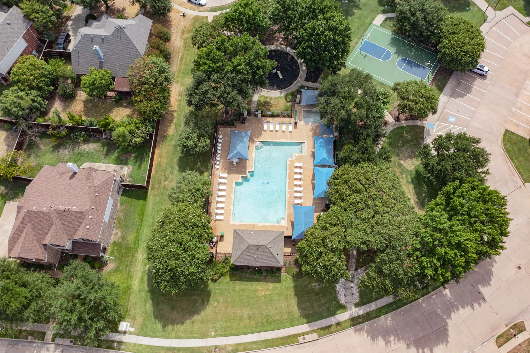 Single Family Residence For Sale in Collin County , 905 Mallard Trail, Murphy, Texas 75094, 4 Bedroom, 4 Bathroom, 3 Garage spaces, 3,693 Sqft, built in 2005, mls#21380044, Real Estate Agent in Murphy, Homes For Sale in Collin county, Homes For Sale in Murphy, Realtor in Murphy Texas, Real Estate Brokerage Independent Realty Texas, Luminita Cordes Realtor