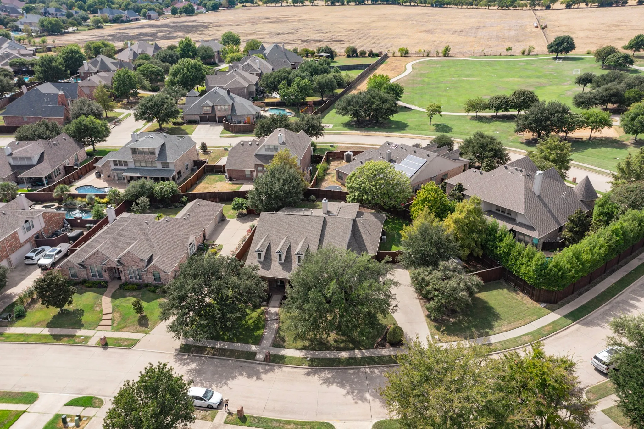 Single Family Residence For Sale in Collin County , 905 Mallard Trail, Murphy, Texas 75094, 4 Bedroom, 4 Bathroom, 3 Garage spaces, 3,693 Sqft, built in 2005, mls#21380044, Real Estate Agent in Murphy, Homes For Sale in Collin county, Homes For Sale in Murphy, Realtor in Murphy Texas, Real Estate Brokerage Independent Realty Texas, Luminita Cordes Realtor