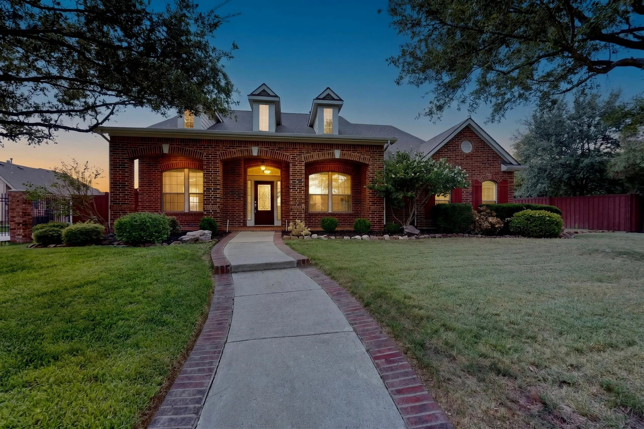 Single Family Residence For Sale in Collin County , 905 Mallard Trail, Murphy, Texas 75094, 4 Bedroom, 4 Bathroom, 3 Garage spaces, 3,693 Sqft, built in 2005, mls#21380044, Real Estate Agent in Murphy, Homes For Sale in Collin county, Homes For Sale in Murphy, Realtor in Murphy Texas, Real Estate Brokerage Independent Realty Texas, Luminita Cordes Realtor
