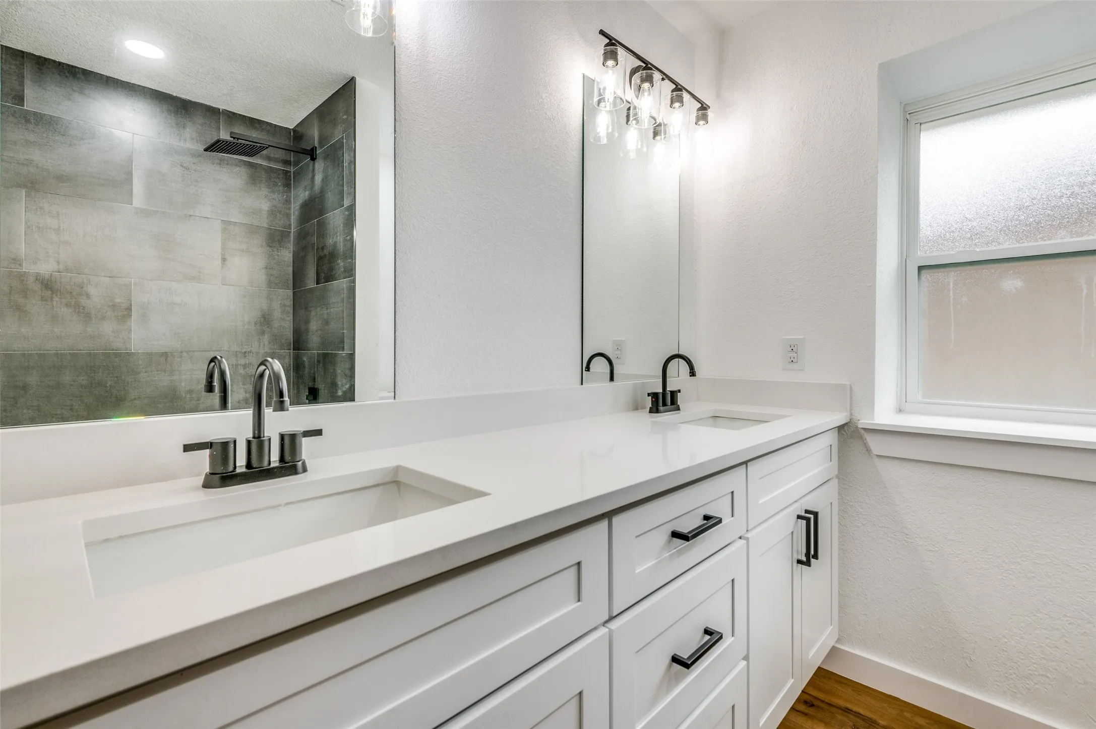Single Family Residence For Rent in Tarrant County , 1108 Highpoint Road, Bedford, Texas 76022, 3 Bedroom, 2 Bathroom, Garage spaces, 1,250 Sqft, built in 1987, mls#21399550, Real Estate Agent in Bedford, Homes For Rent in Tarrant county, Homes For Rent in Bedford, Realtor in Bedford Texas, Real Estate Brokerage Independent Realty Texas, Luminita Cordes Realtor