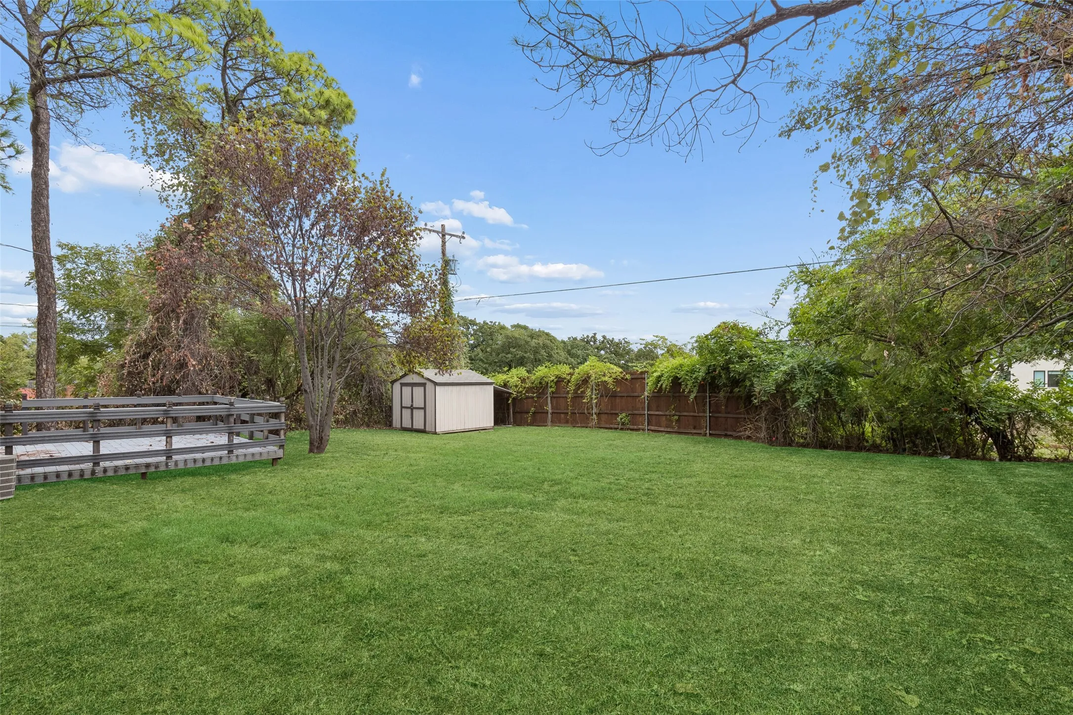 Single Family Residence For Sale in Tarrant County , 3159 Southlake Park Road, Southlake, Texas 76092, 3 Bedroom, 2 Bathroom, Garage spaces, 1,353 Sqft, built in 1962, mls#21400473, Real Estate Agent in Southlake, Homes For Sale in Tarrant county, Homes For Sale in Southlake, Realtor in Southlake Texas, Real Estate Brokerage Independent Realty Texas, Luminita Cordes Realtor