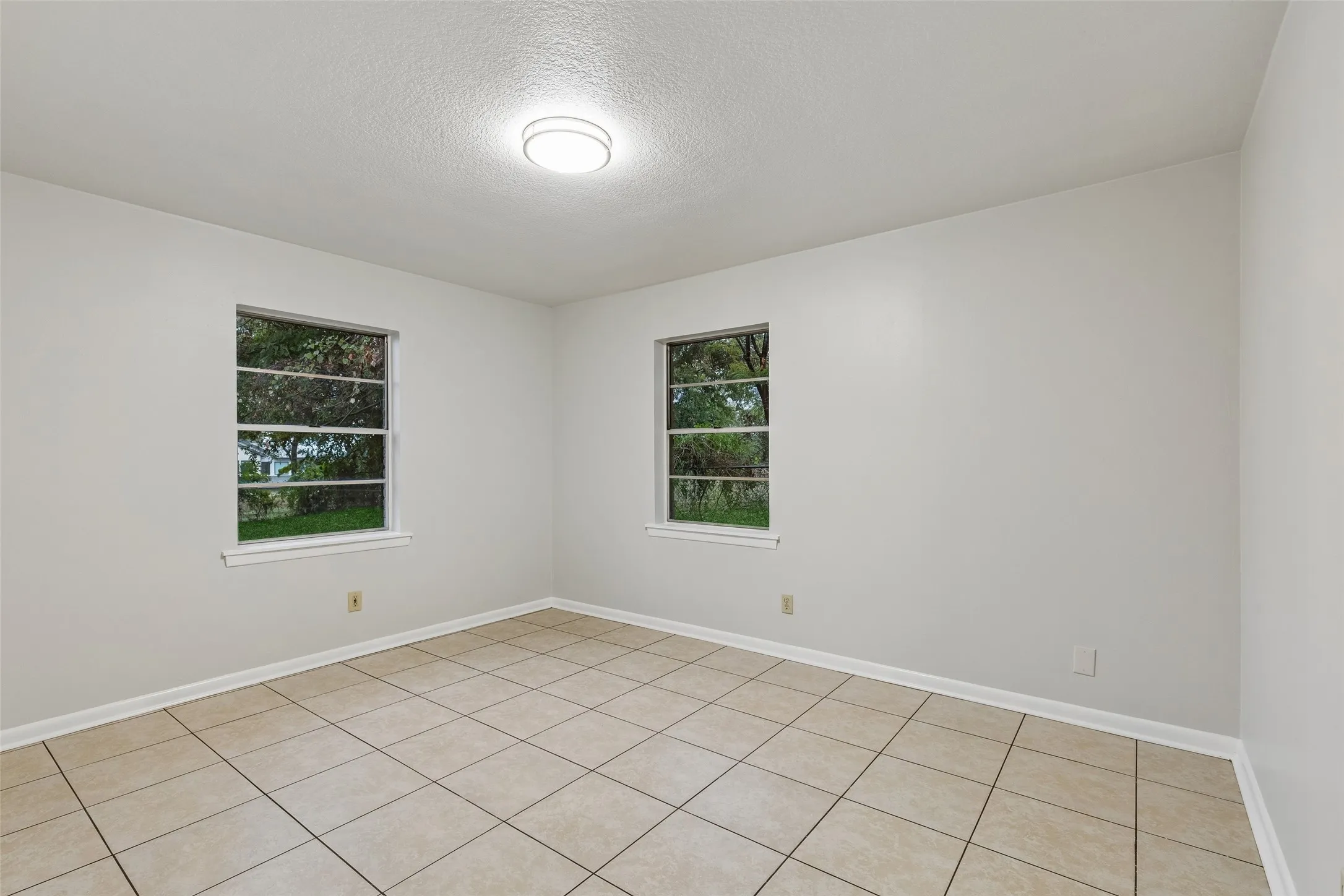 Single Family Residence For Sale in Tarrant County , 3159 Southlake Park Road, Southlake, Texas 76092, 3 Bedroom, 2 Bathroom, Garage spaces, 1,353 Sqft, built in 1962, mls#21400473, Real Estate Agent in Southlake, Homes For Sale in Tarrant county, Homes For Sale in Southlake, Realtor in Southlake Texas, Real Estate Brokerage Independent Realty Texas, Luminita Cordes Realtor