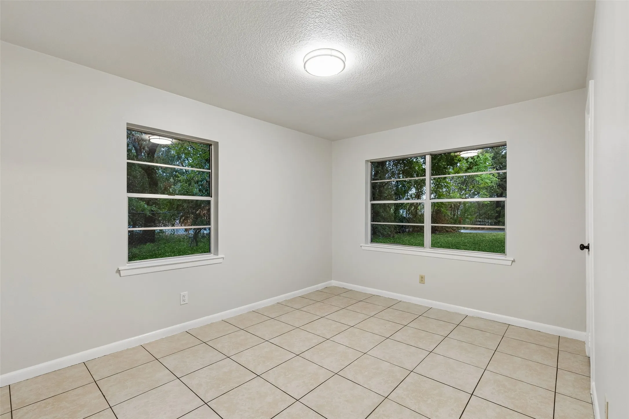 Single Family Residence For Sale in Tarrant County , 3159 Southlake Park Road, Southlake, Texas 76092, 3 Bedroom, 2 Bathroom, Garage spaces, 1,353 Sqft, built in 1962, mls#21400473, Real Estate Agent in Southlake, Homes For Sale in Tarrant county, Homes For Sale in Southlake, Realtor in Southlake Texas, Real Estate Brokerage Independent Realty Texas, Luminita Cordes Realtor