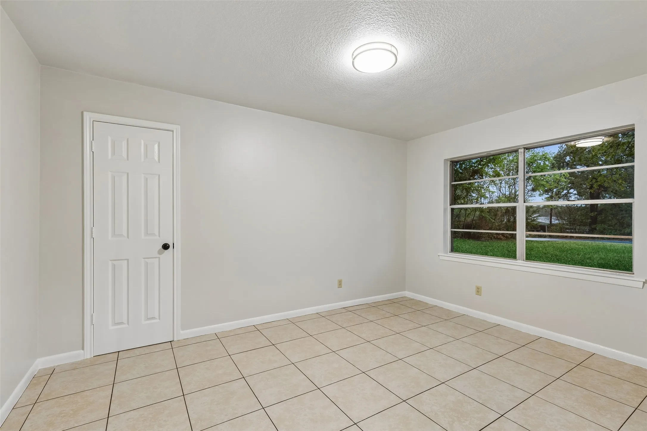 Single Family Residence For Sale in Tarrant County , 3159 Southlake Park Road, Southlake, Texas 76092, 3 Bedroom, 2 Bathroom, Garage spaces, 1,353 Sqft, built in 1962, mls#21400473, Real Estate Agent in Southlake, Homes For Sale in Tarrant county, Homes For Sale in Southlake, Realtor in Southlake Texas, Real Estate Brokerage Independent Realty Texas, Luminita Cordes Realtor