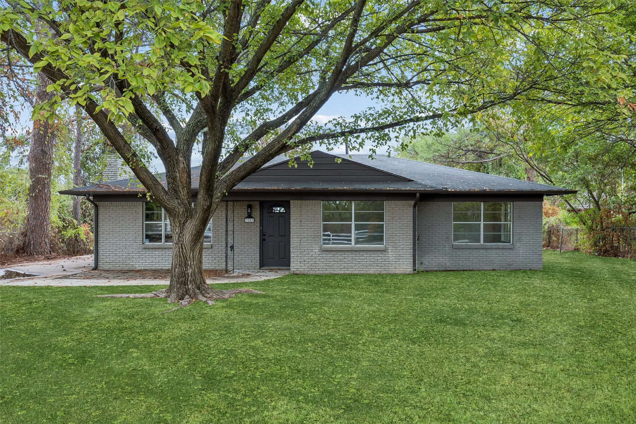 Single Family Residence For Sale in Tarrant County , 3159 Southlake Park Road, Southlake, Texas 76092, 3 Bedroom, 2 Bathroom, Garage spaces, 1,353 Sqft, built in 1962, mls#21400473, Real Estate Agent in Southlake, Homes For Sale in Tarrant county, Homes For Sale in Southlake, Realtor in Southlake Texas, Real Estate Brokerage Independent Realty Texas, Luminita Cordes Realtor
