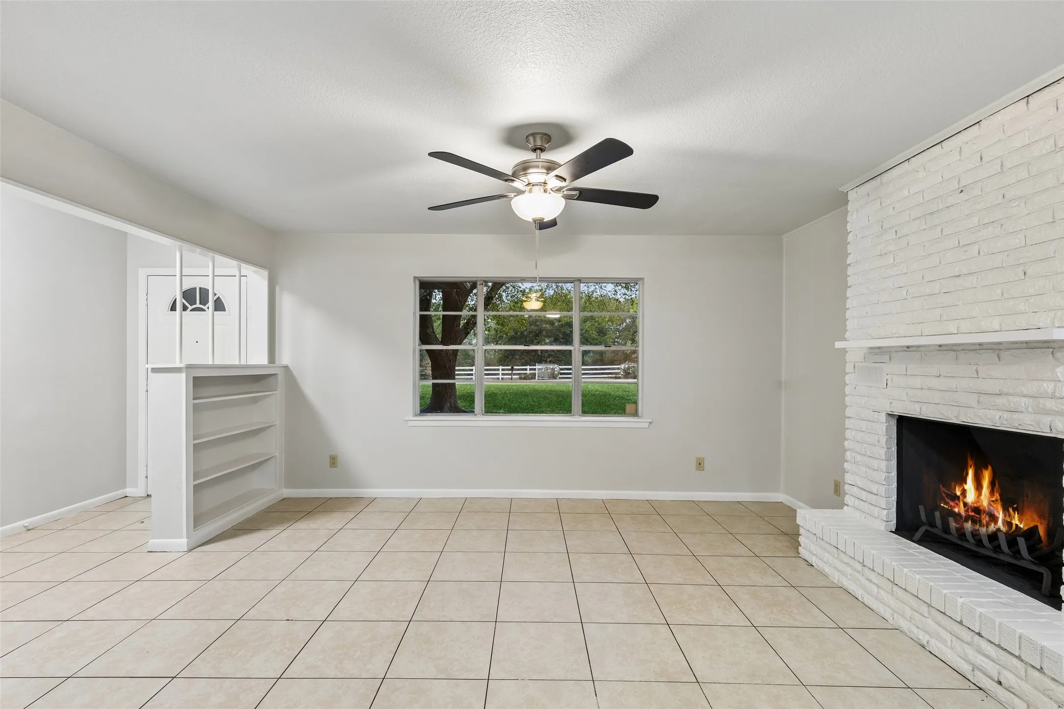 Single Family Residence For Sale in Tarrant County , 3159 Southlake Park Road, Southlake, Texas 76092, 3 Bedroom, 2 Bathroom, Garage spaces, 1,353 Sqft, built in 1962, mls#21400473, Real Estate Agent in Southlake, Homes For Sale in Tarrant county, Homes For Sale in Southlake, Realtor in Southlake Texas, Real Estate Brokerage Independent Realty Texas, Luminita Cordes Realtor
