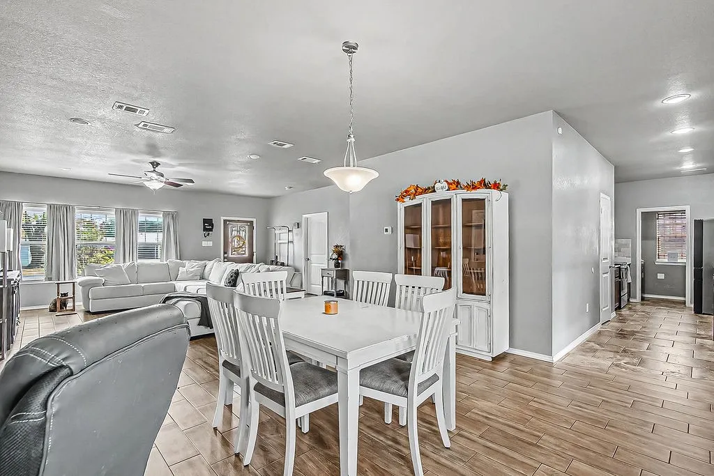 Single Family Residence For Sale in Tarrant County , 105 Water Lane, Crowley, Texas 76036, 3 Bedroom, 2 Bathroom, 1 Garage spaces, 1,940 Sqft, built in 2008, mls#21399866, Real Estate Agent in Crowley, Homes For Sale in Tarrant county, Homes For Sale in Crowley, Realtor in Crowley Texas, Real Estate Brokerage Independent Realty Texas, Luminita Cordes Realtor