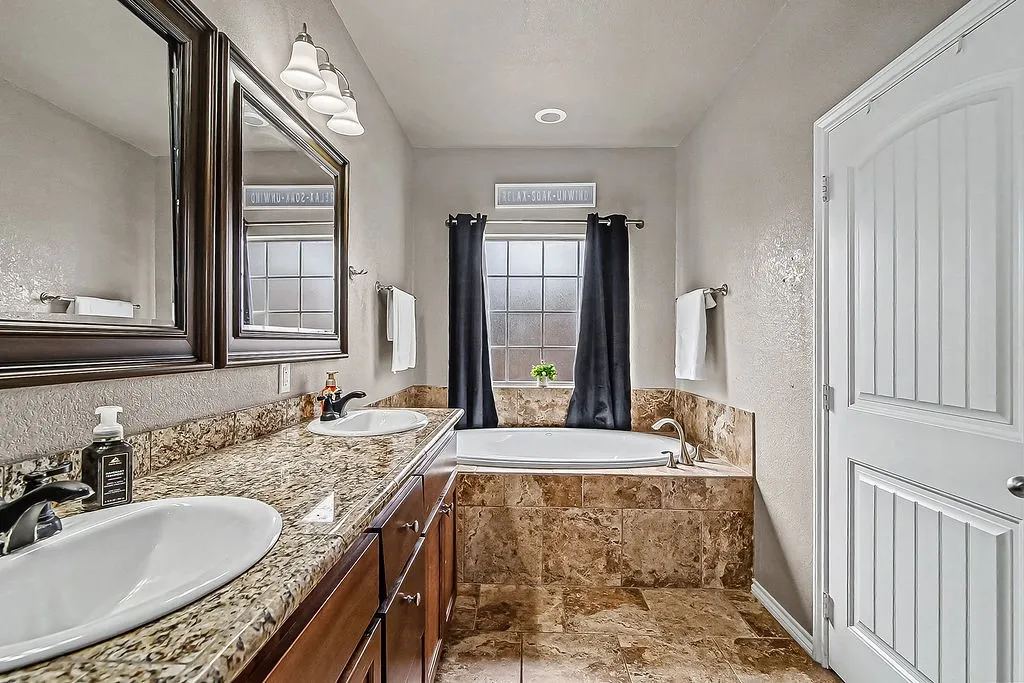 Single Family Residence For Sale in Tarrant County , 105 Water Lane, Crowley, Texas 76036, 3 Bedroom, 2 Bathroom, 1 Garage spaces, 1,940 Sqft, built in 2008, mls#21399866, Real Estate Agent in Crowley, Homes For Sale in Tarrant county, Homes For Sale in Crowley, Realtor in Crowley Texas, Real Estate Brokerage Independent Realty Texas, Luminita Cordes Realtor